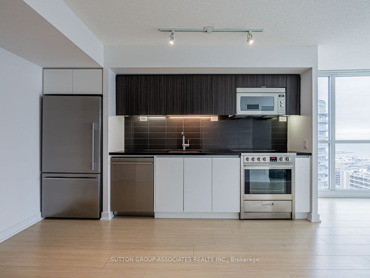 75 Queens Wharf Road 2808, Toronto, ON M5V 0J8