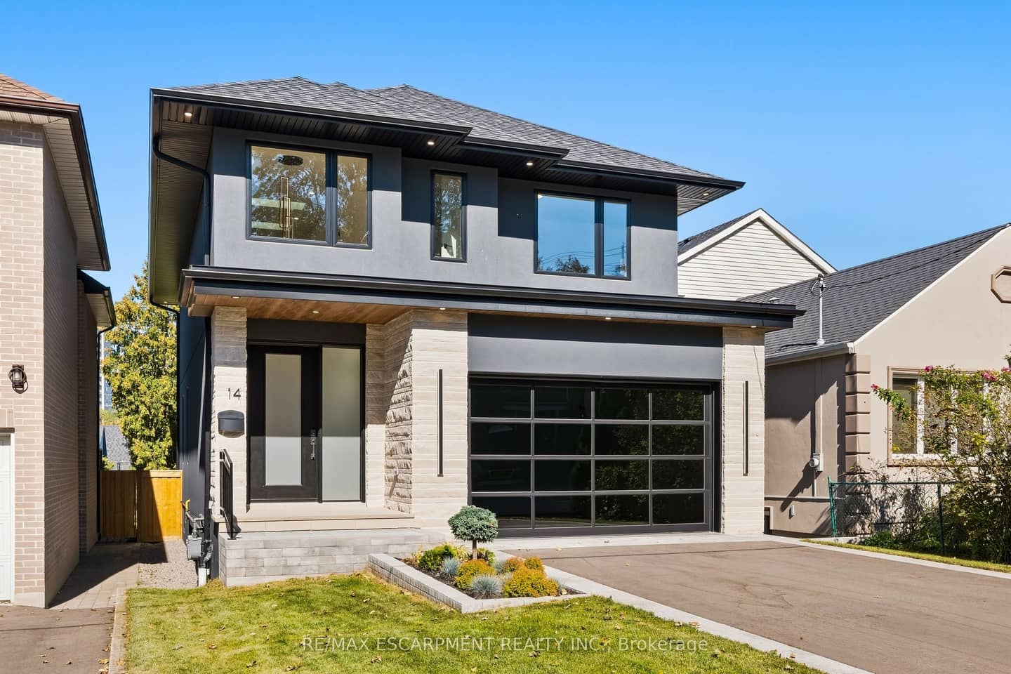 14 Kentroyal Drive, Toronto, ON M9P 2M8