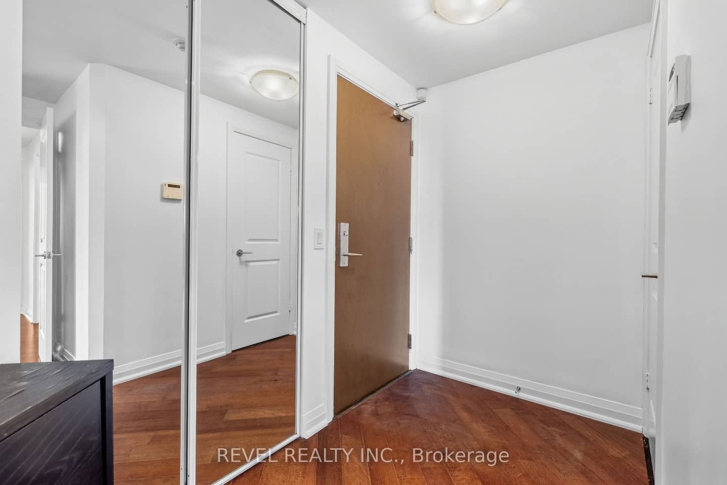 1055 Southdown Road 511, Mississauga, ON L5J 0A3