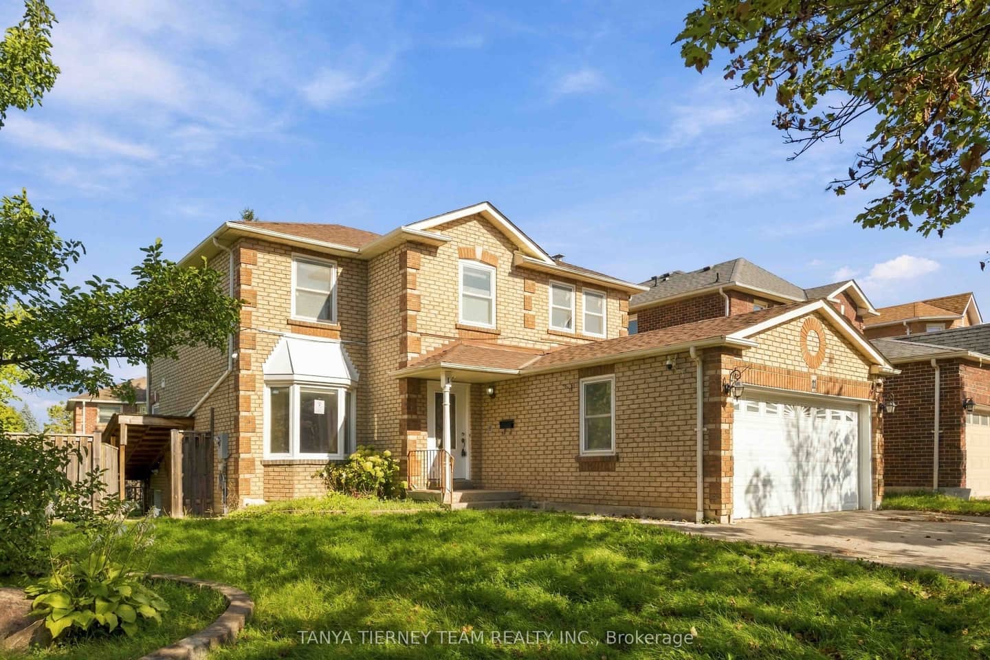 11 Hunter Drive, Ajax, ON L1T 3M9