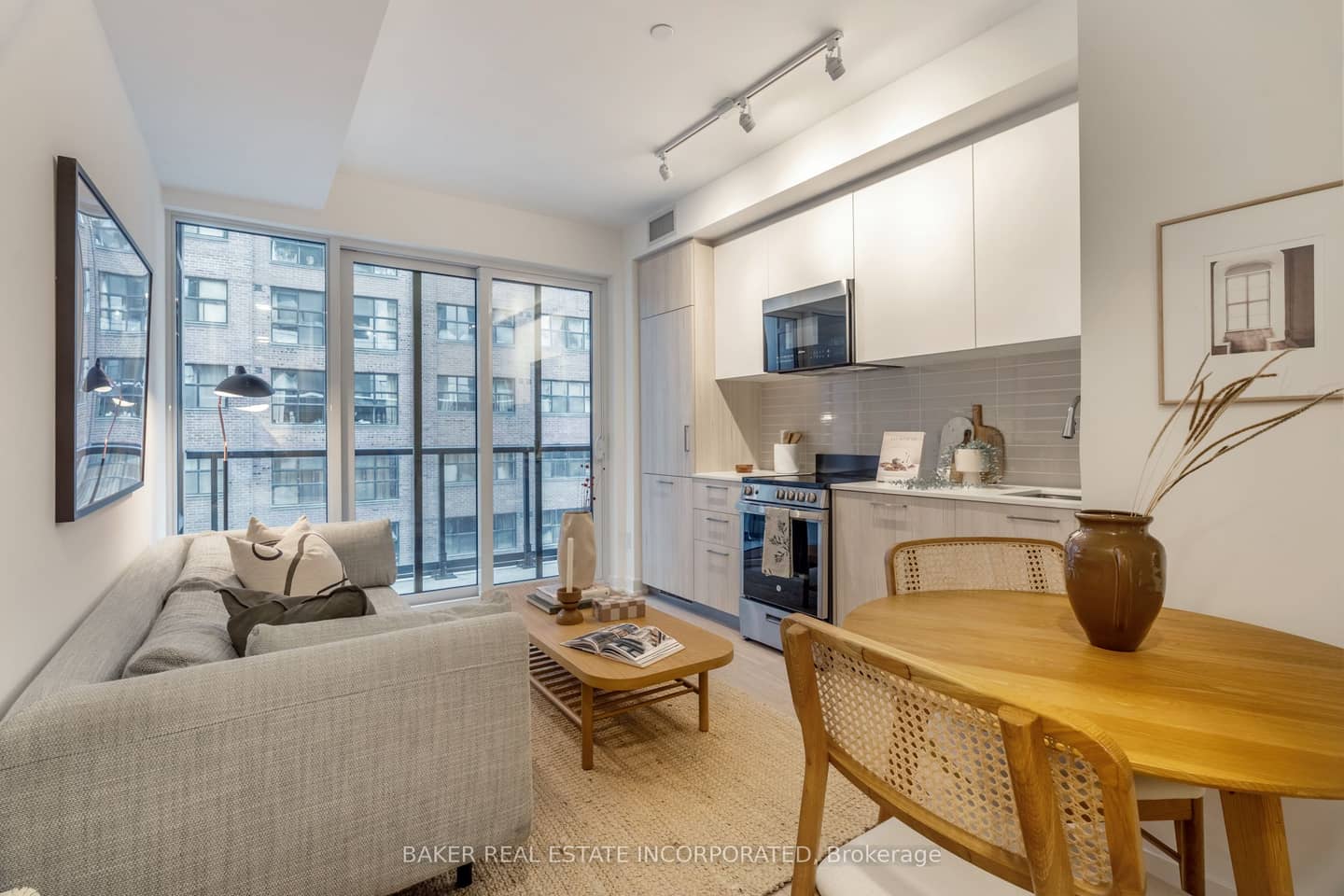 65 Mutual Street 412, Toronto, ON M5B 0E5