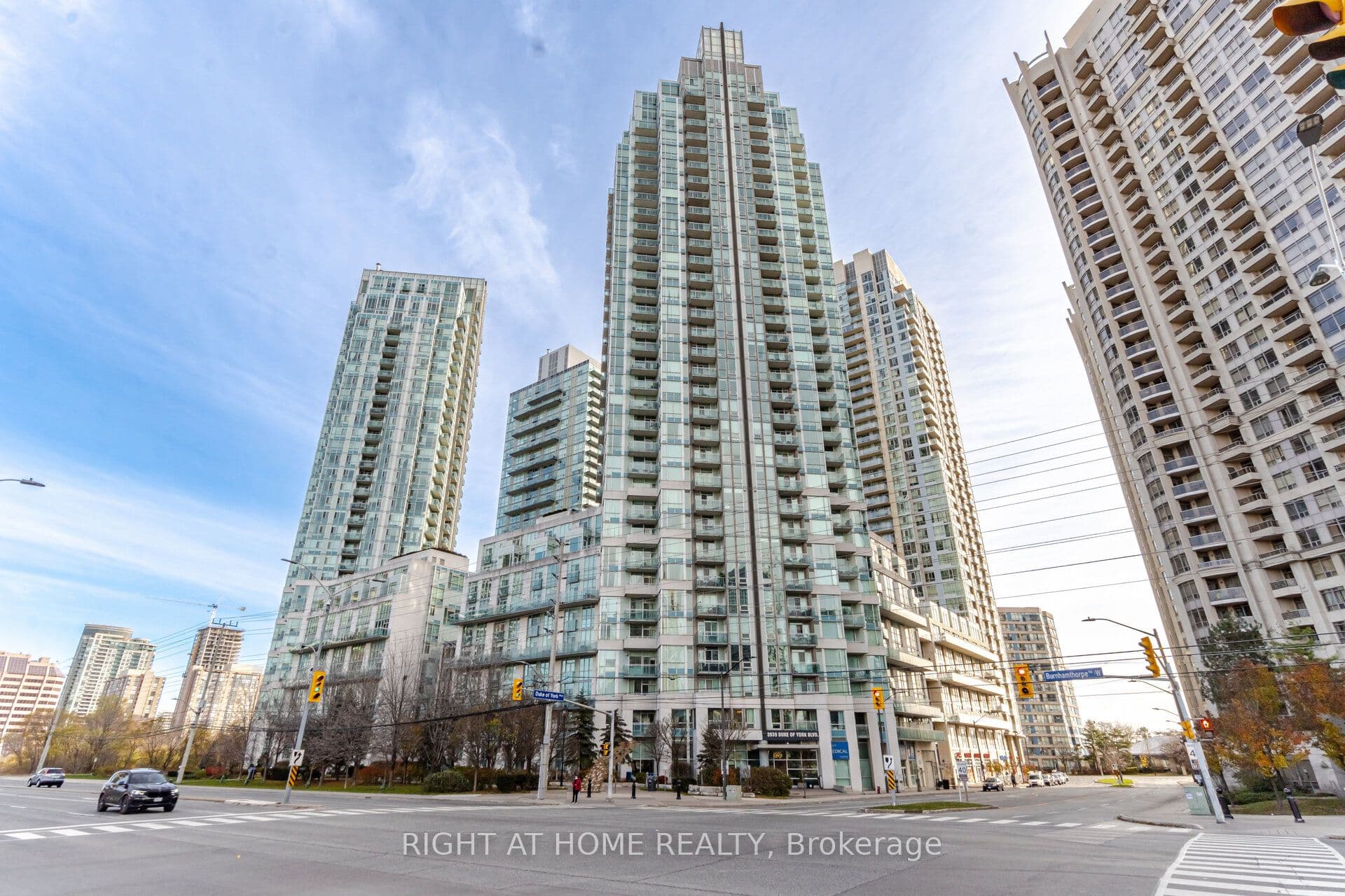 3939 Duke Of York Boulevard 1909, Mississauga, ON L5B 4N2