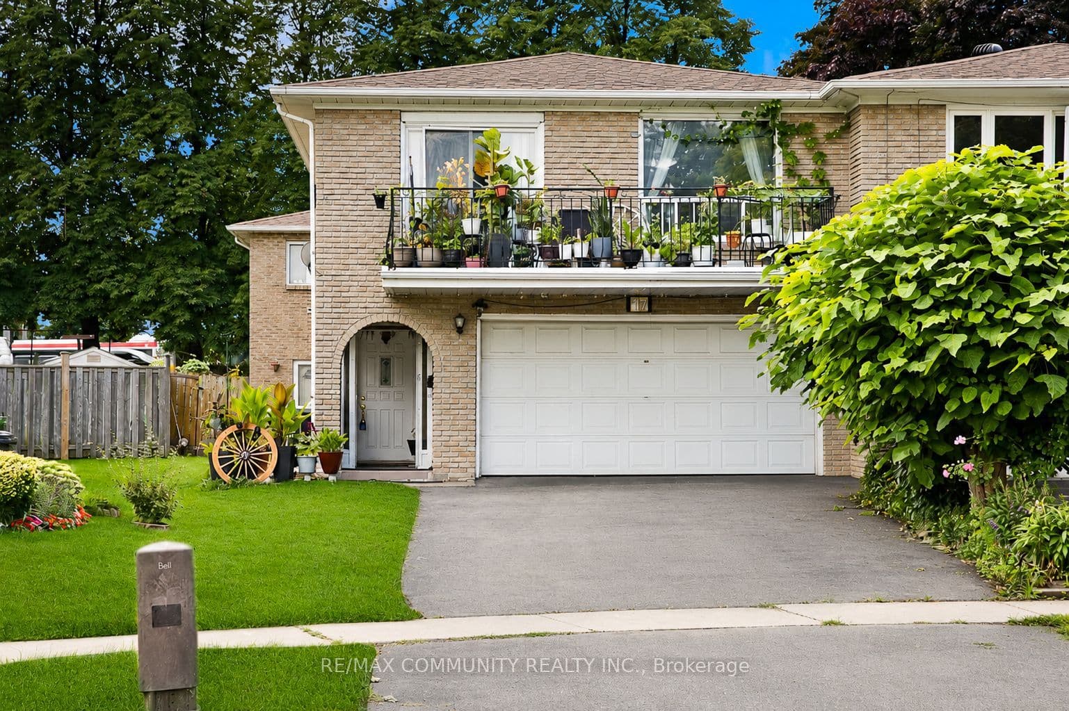 17 Tineta Crescent, Toronto, ON M1S 2Y5