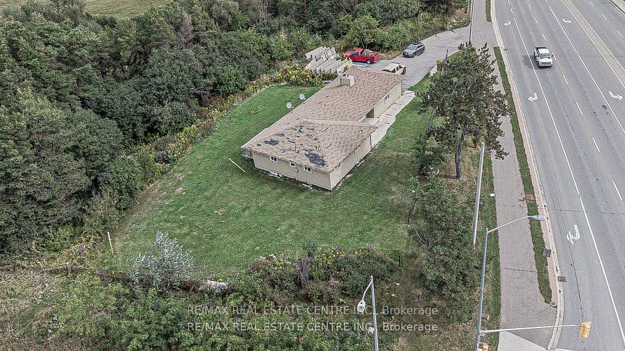 3024 Countryside Drive, Brampton, ON L6P 0V3