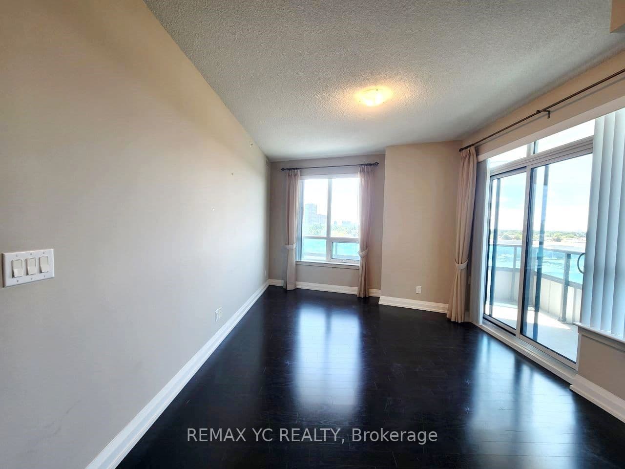 7171 Yonge Street 408, Markham, ON L3T 0C5