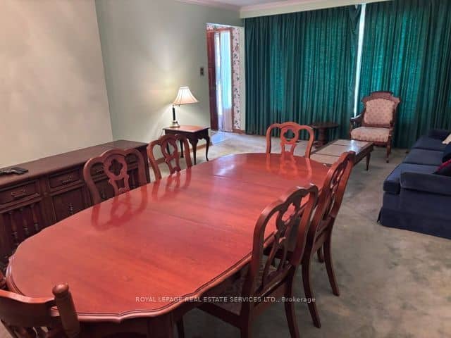 305 La Rose Avenue, Toronto, ON M9P 1B8