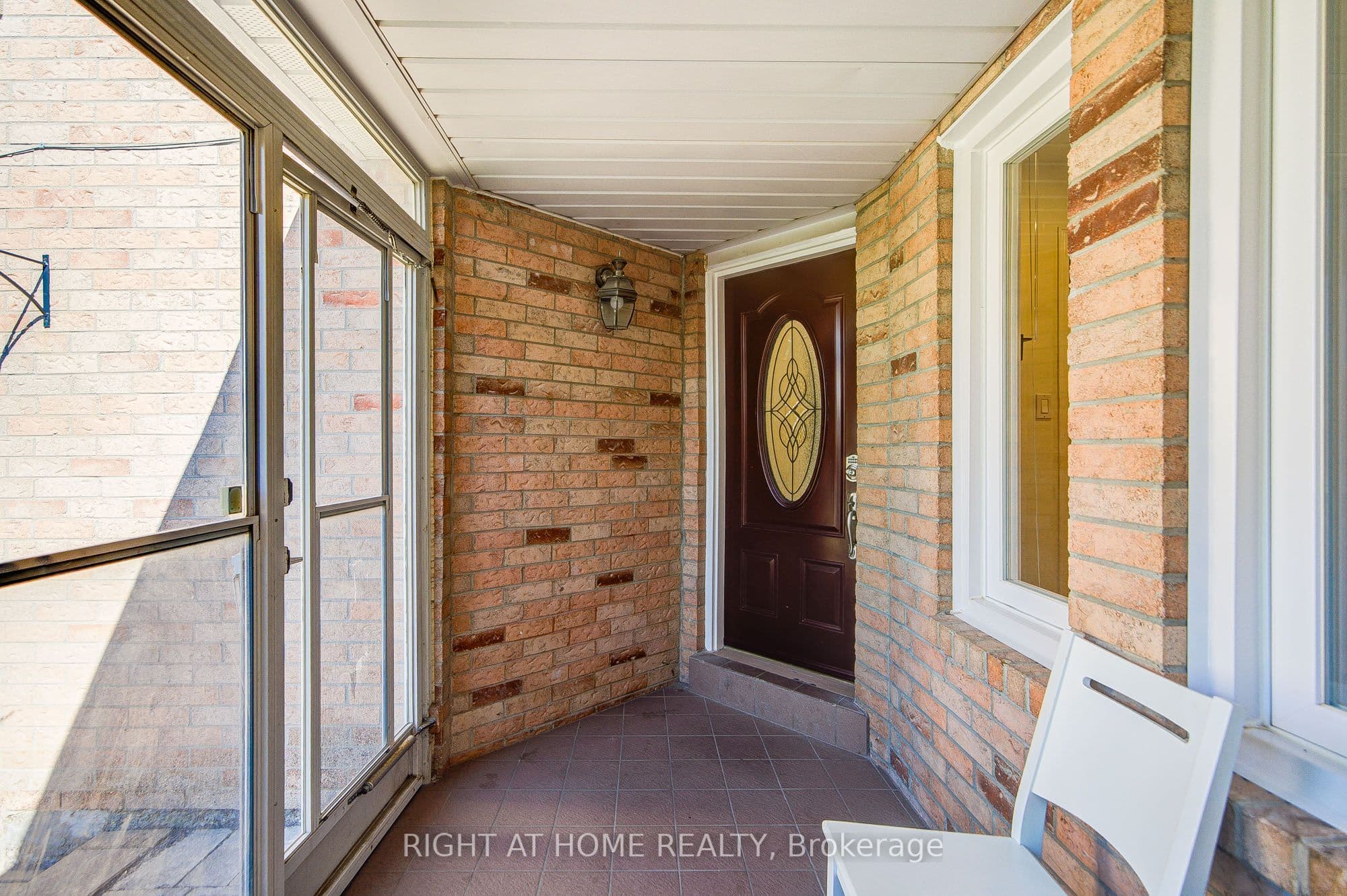 71 Bayhampton Crescent, Vaughan, ON L4J 7H2