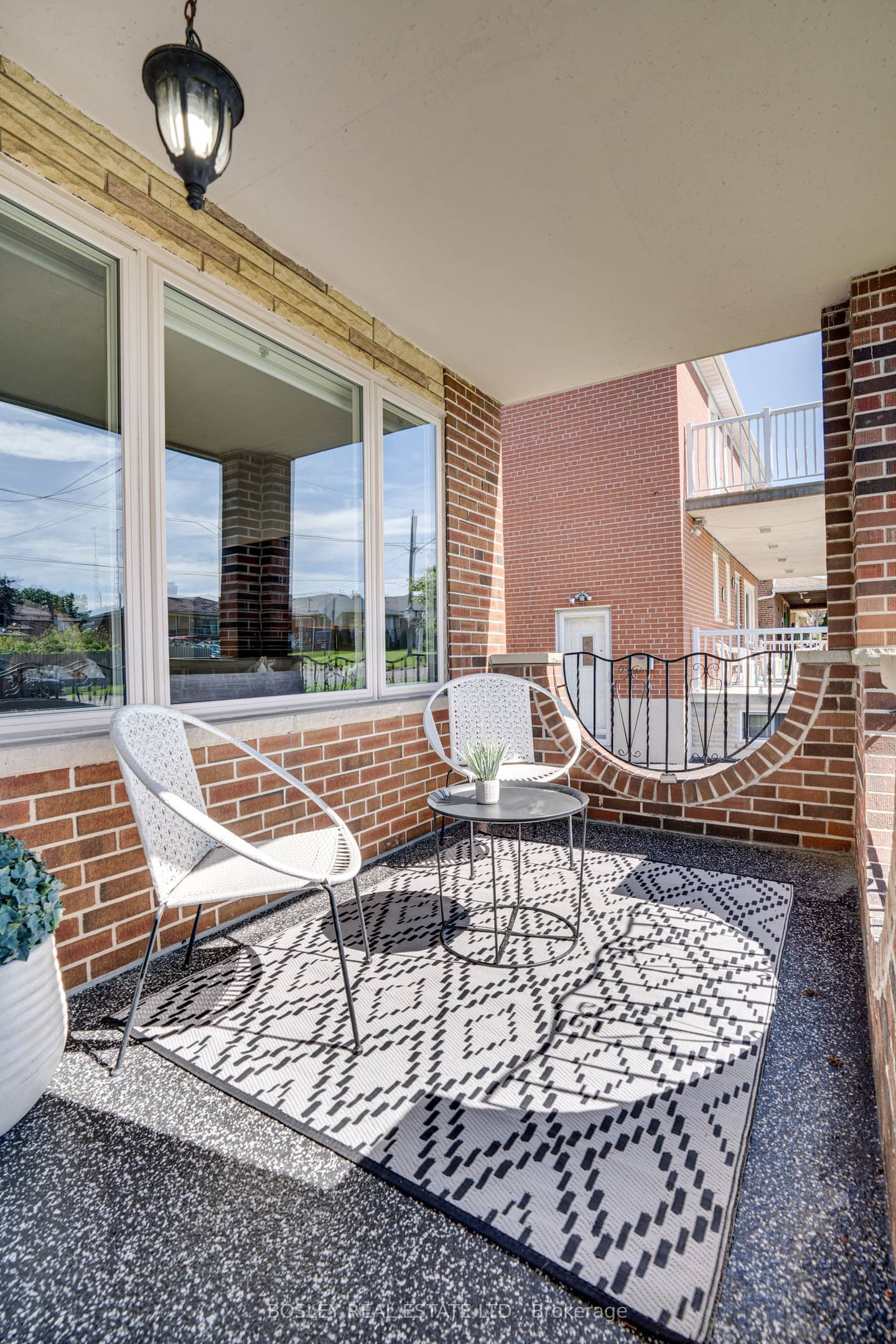 74 Raven Road, Toronto, ON M6L 2A7
