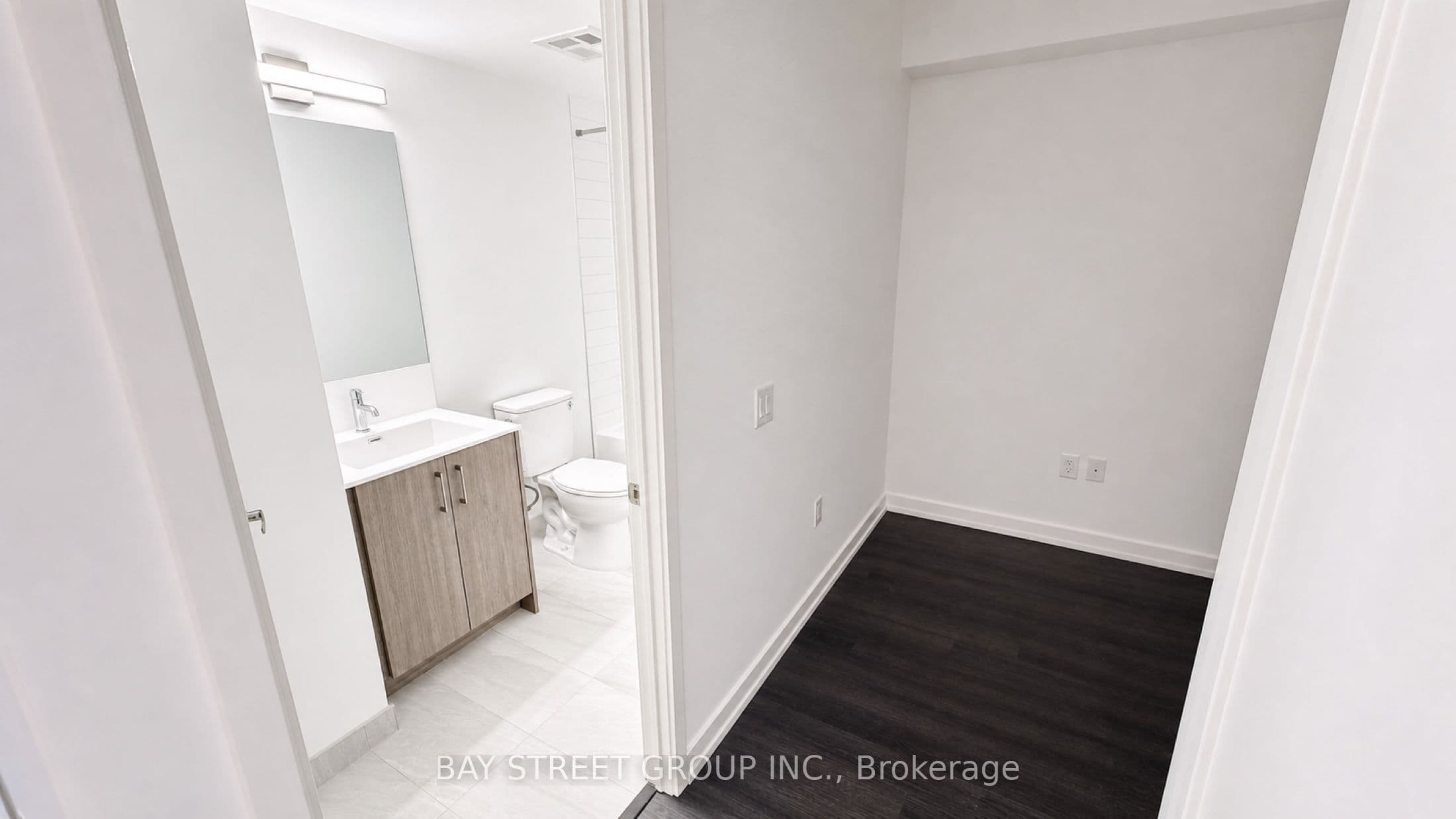 4010 Eglinton Avenue W 1016, Toronto, ON M9A 0G5