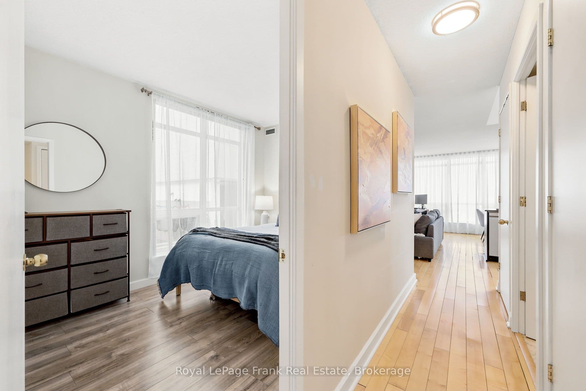 350 Wellington Street W M24, Toronto, ON M5V 3W9
