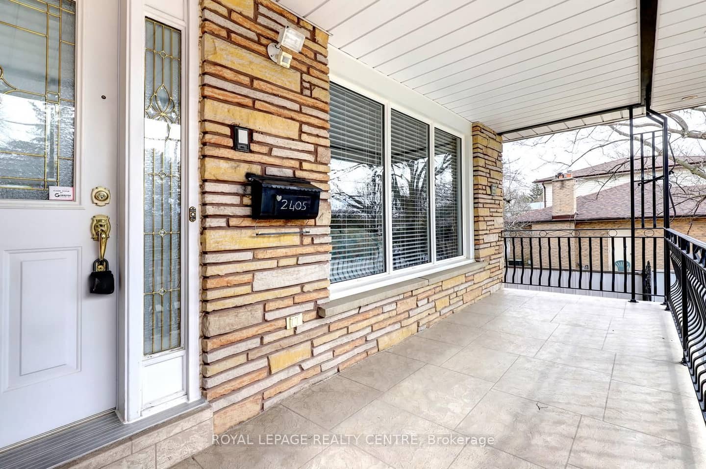 2405 Rosemary Drive, Mississauga, ON L5C 1X1