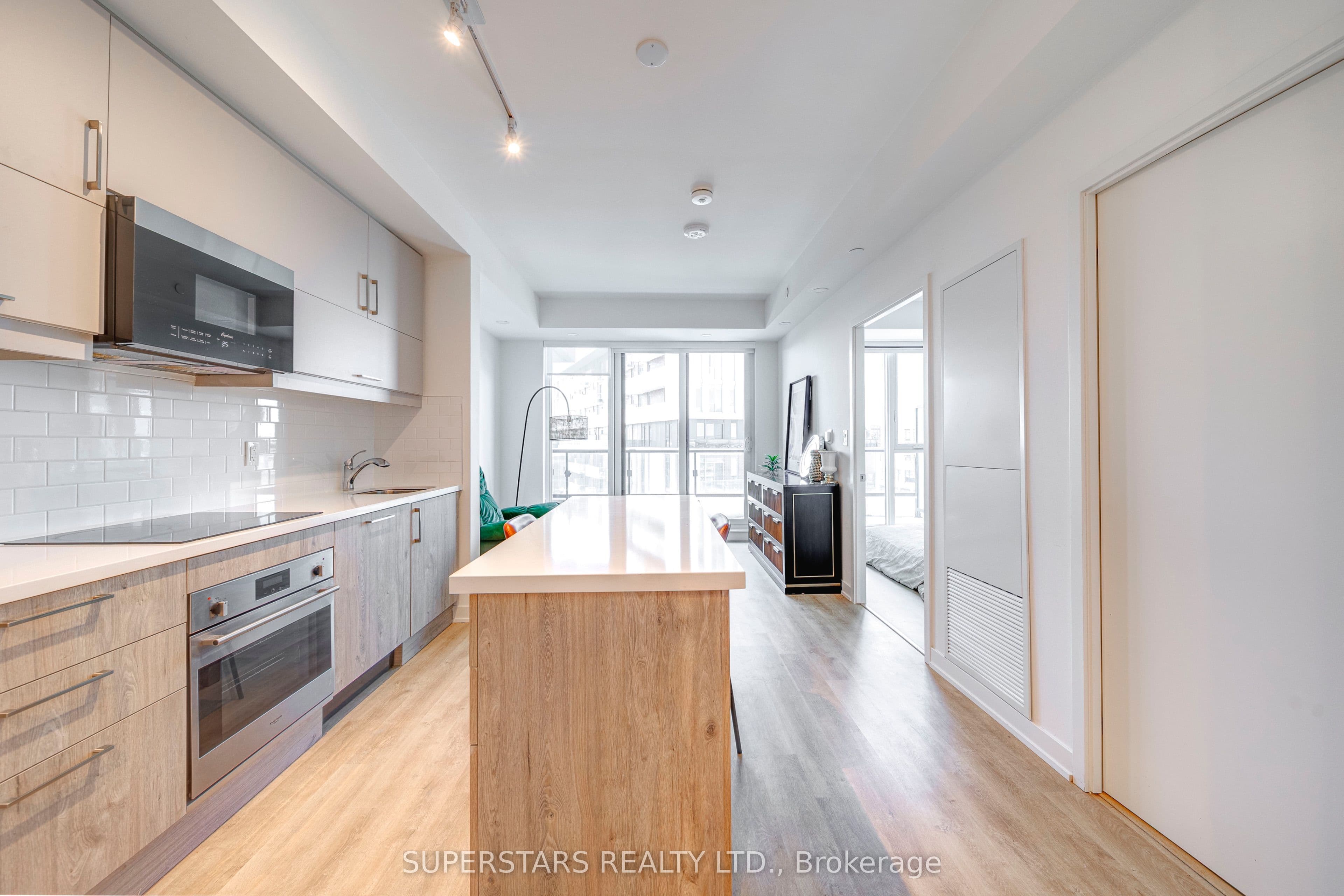 292 Verdale Crossing 1502, Markham, ON L6G 0H6