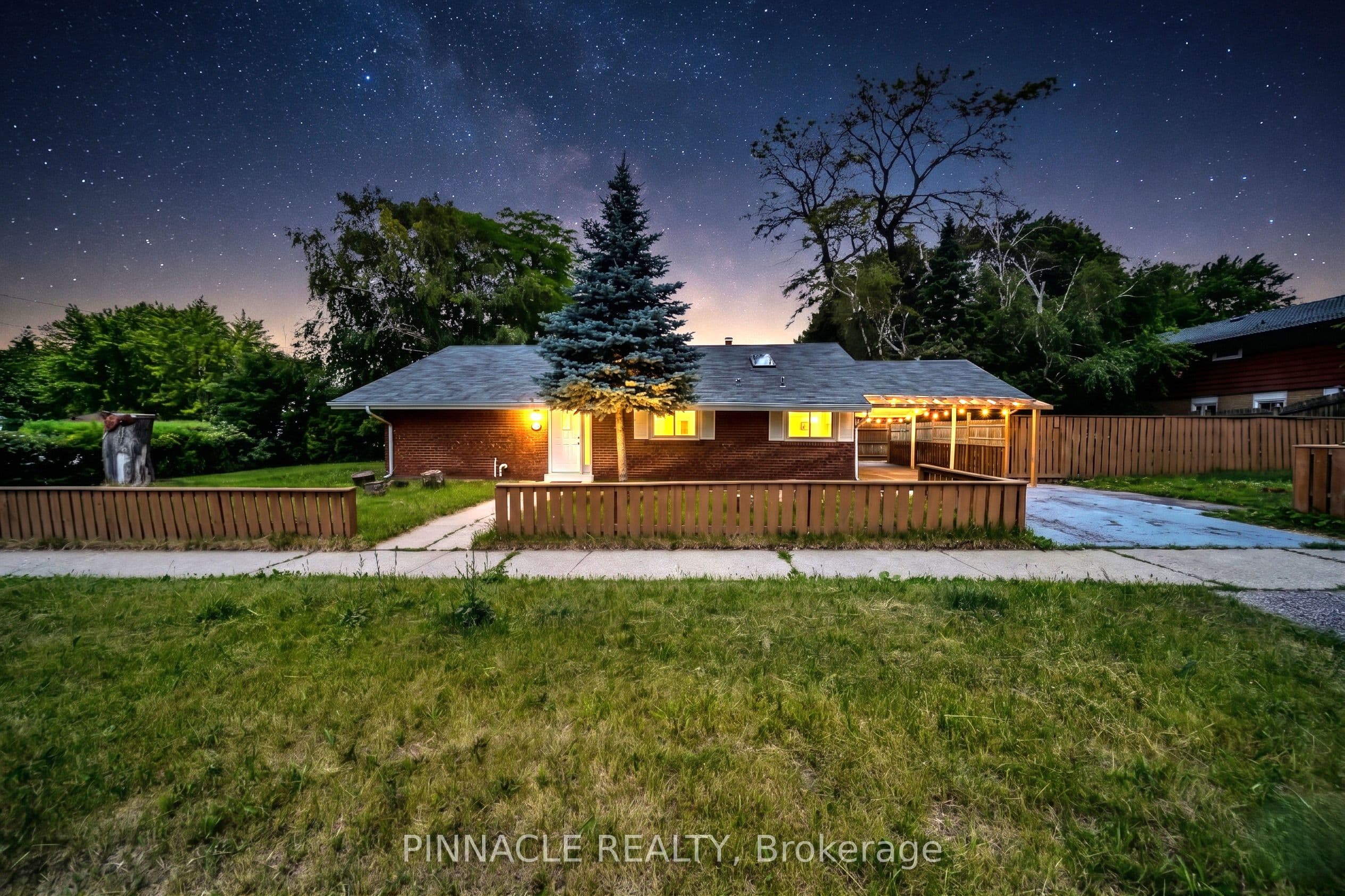 2 Ladysbridge Drive, Toronto, ON M1G 3H6