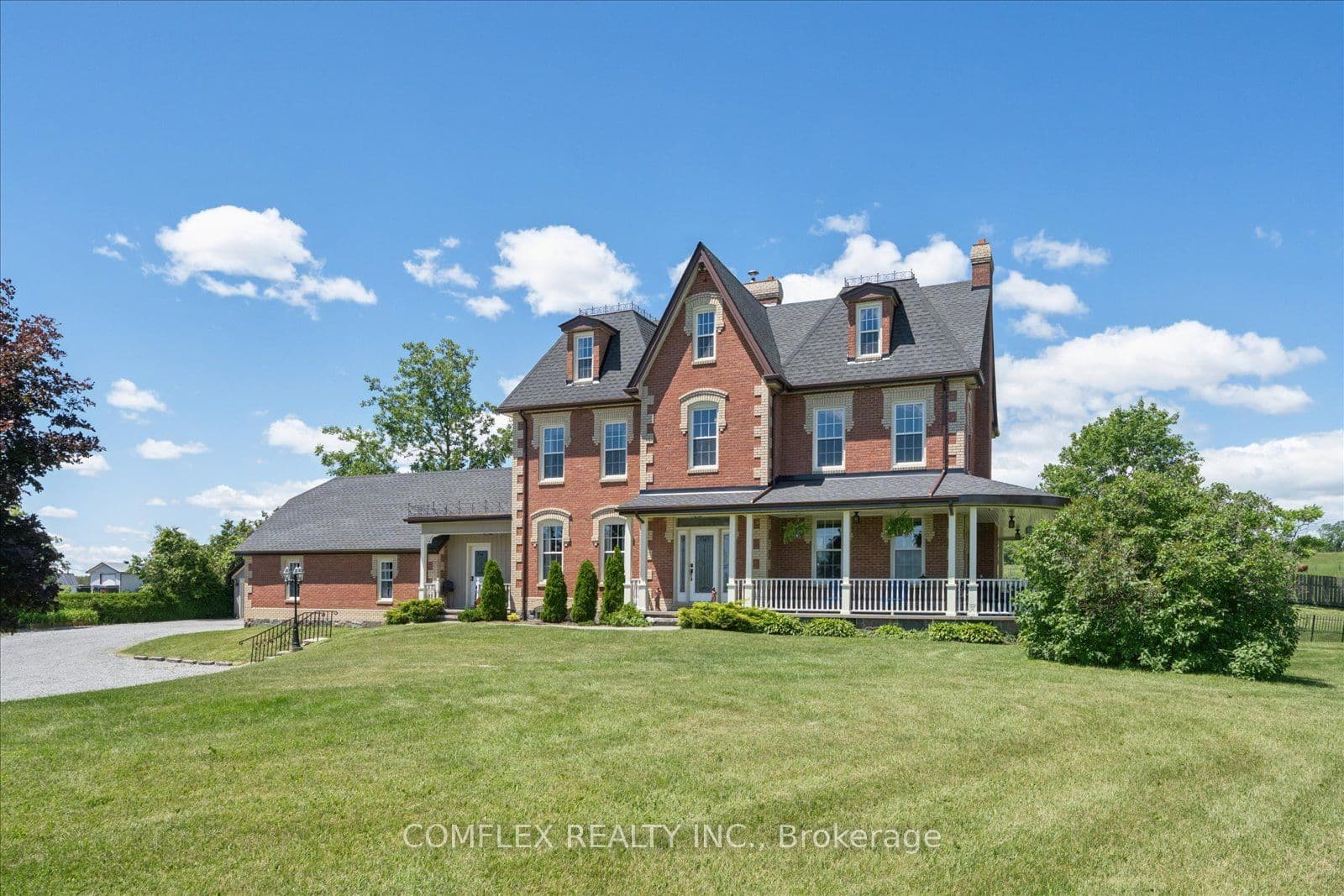 1150 Raglan Road E, Oshawa, ON L1H 7K4