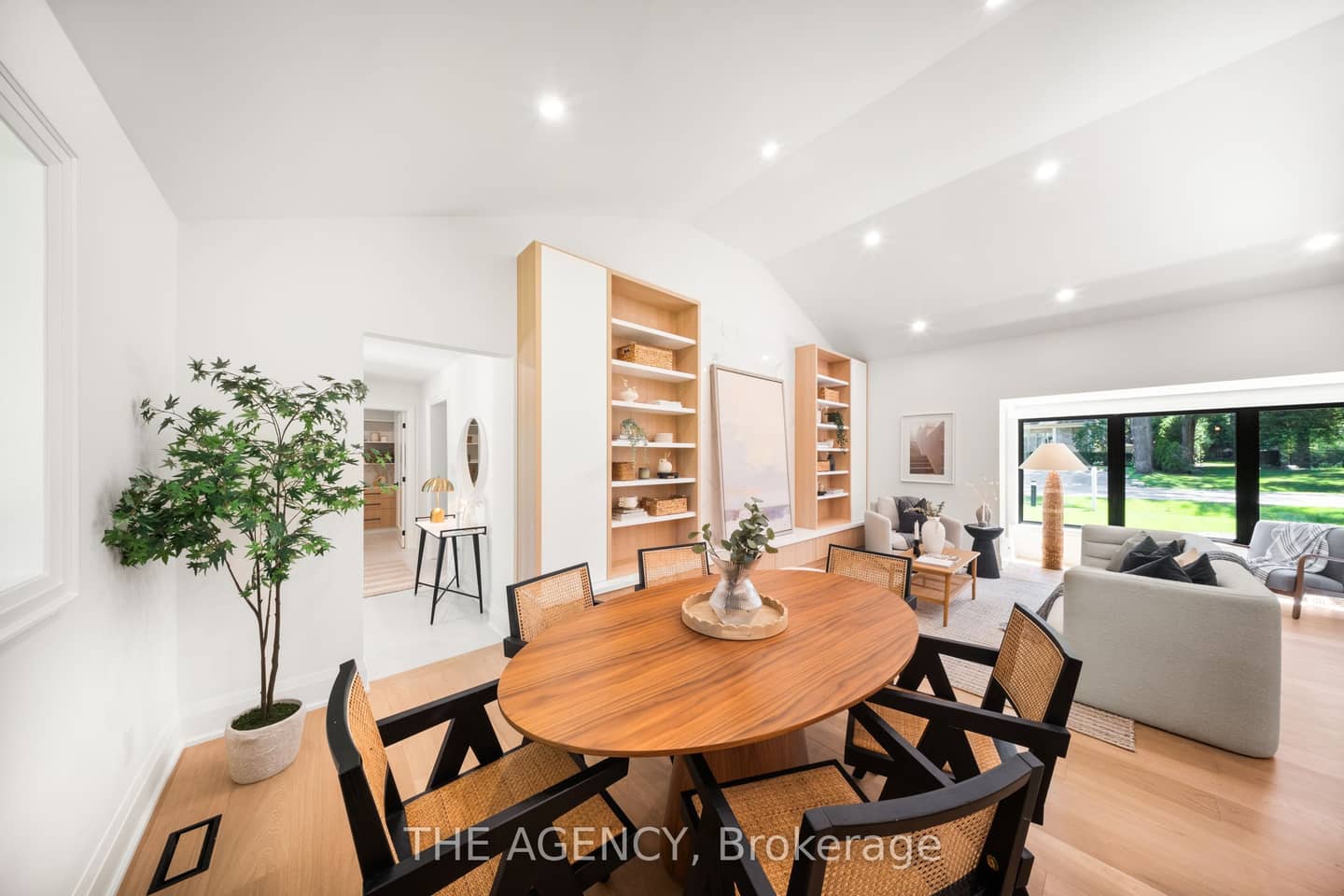 201 Trelawn Avenue, Oakville, ON L6J 4R3