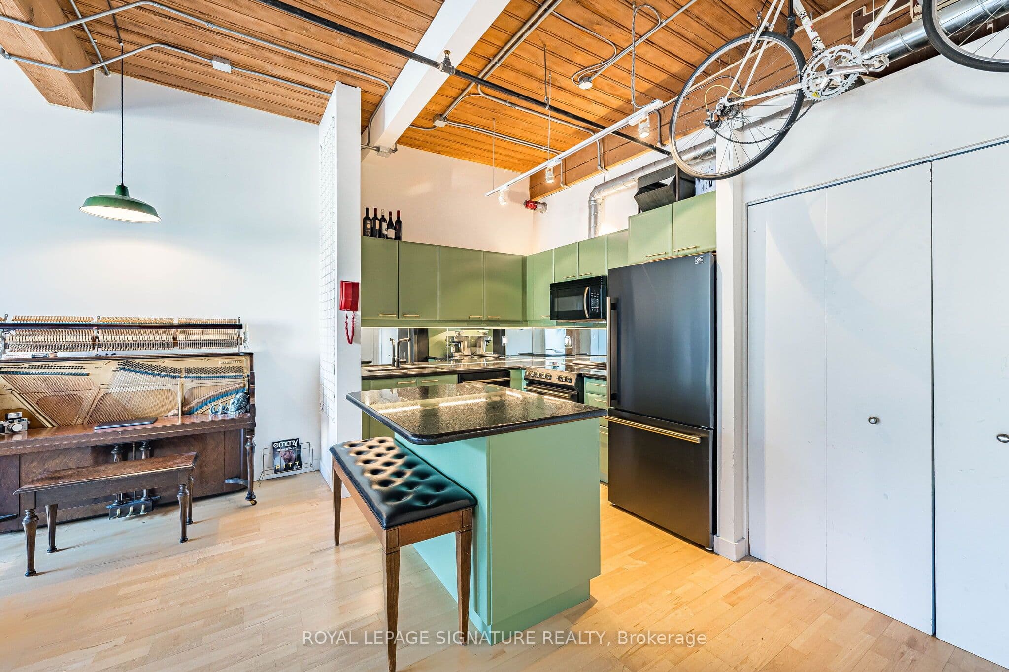 955 Queen Street W 316, Toronto, ON M6J 3X5