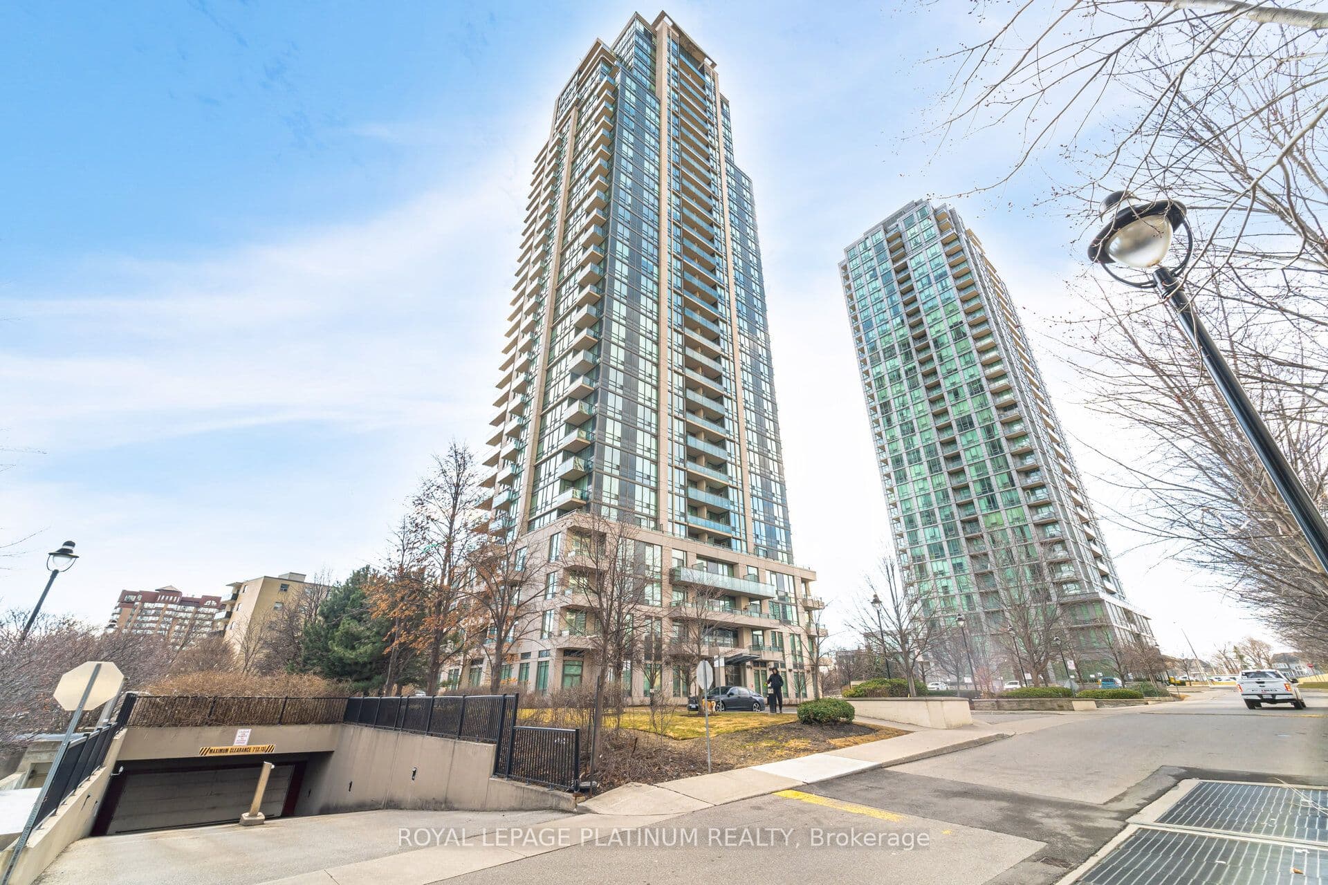 3515 kariya Drive 510, Mississauga, ON L5B 0C1