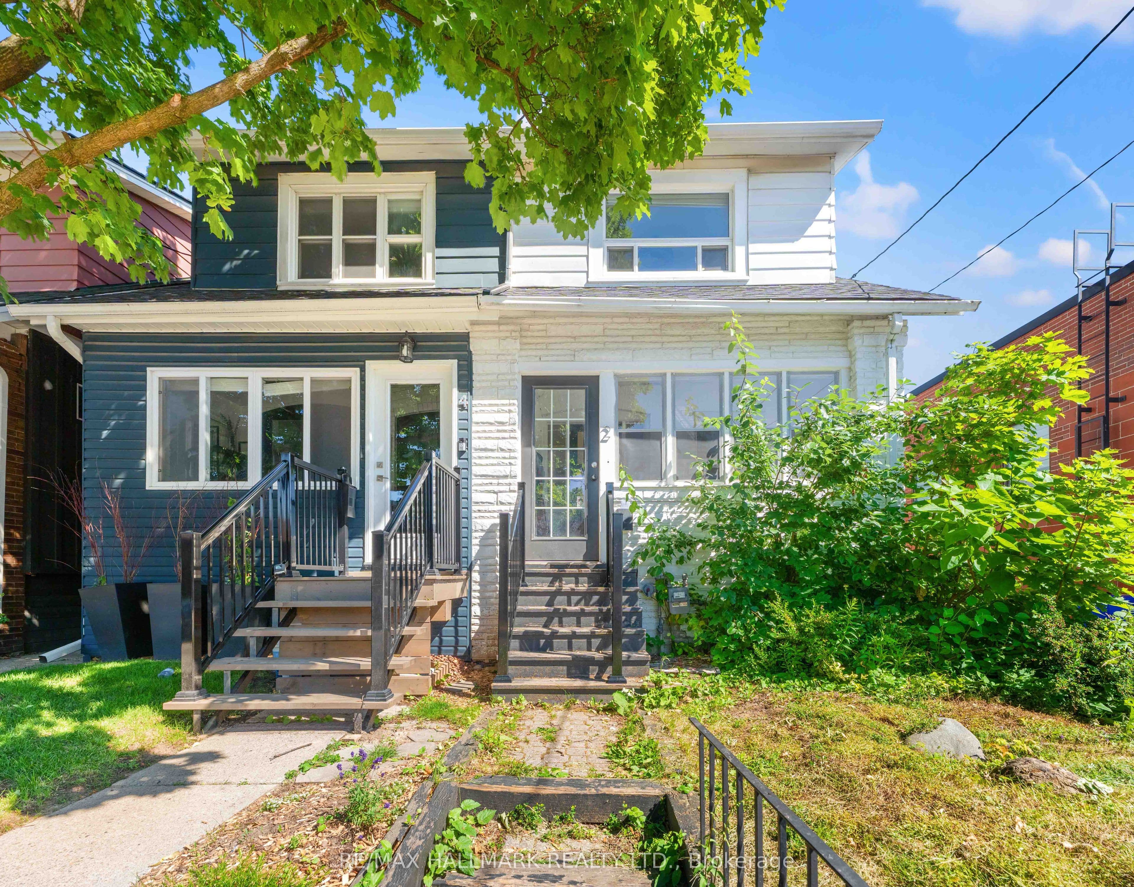 2 Amherst Avenue, Toronto, ON M6E 1Z3