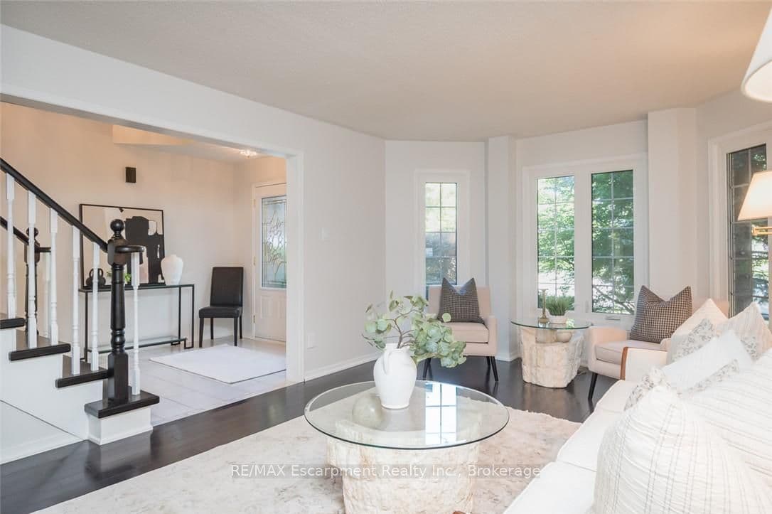 1348 Fieldcrest Lane, Oakville, ON L6M 2W8