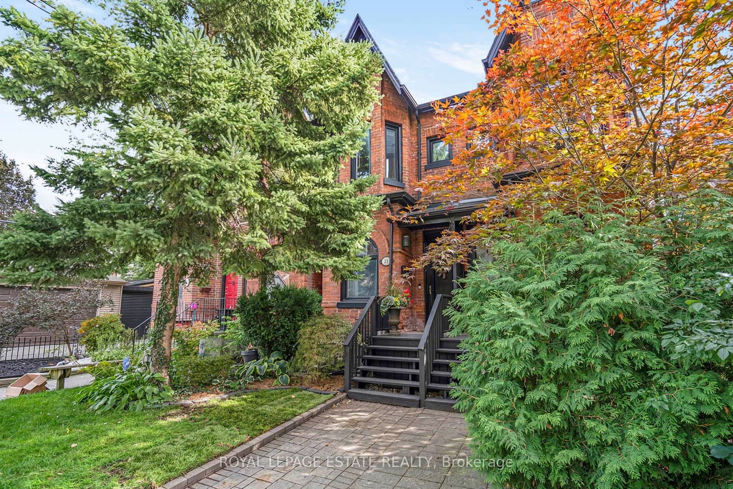 21 Brighton Avenue, Toronto, ON M4M 1P3