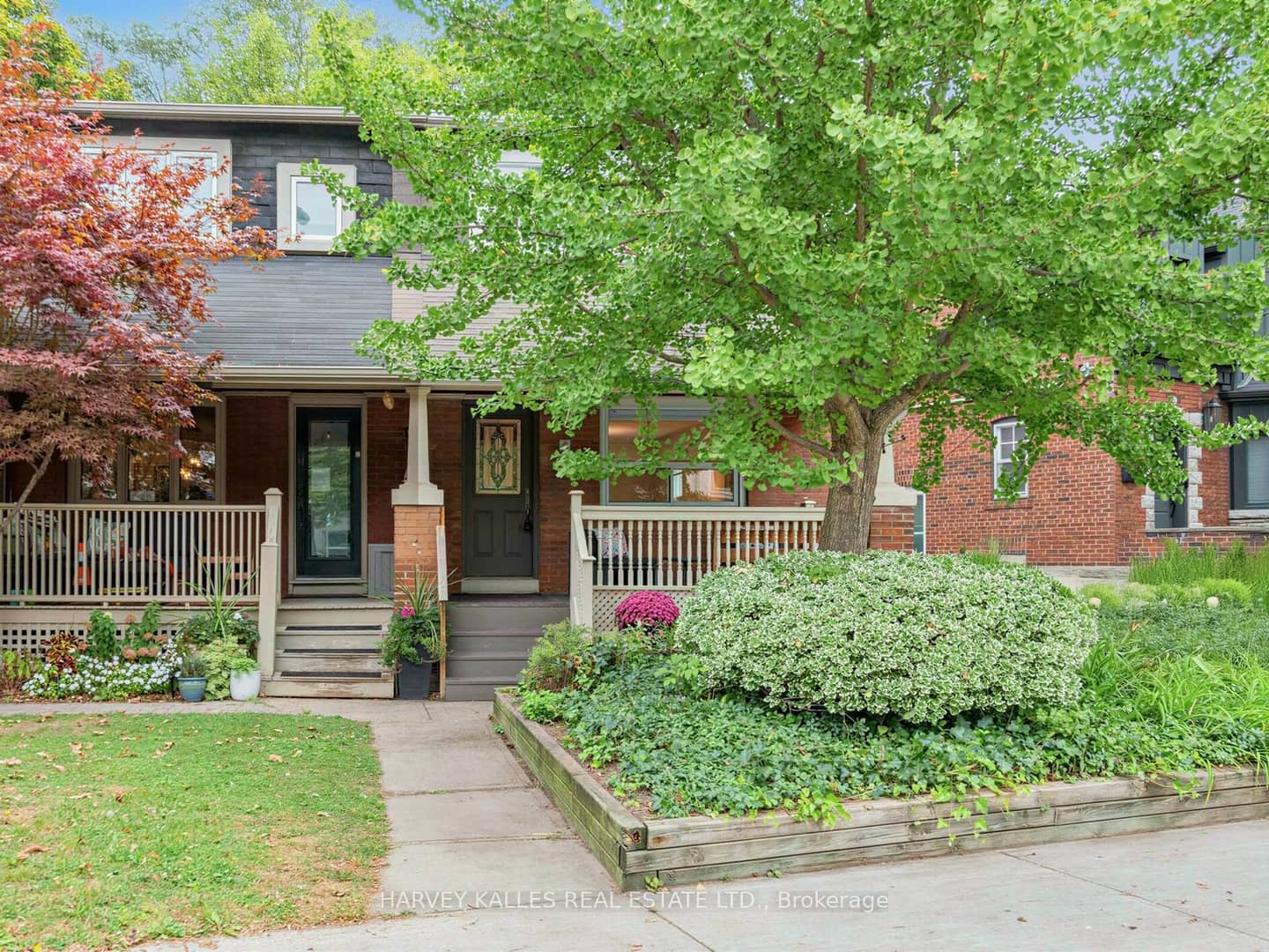 4 Kenrae Road, Toronto, ON M4G 1Y1