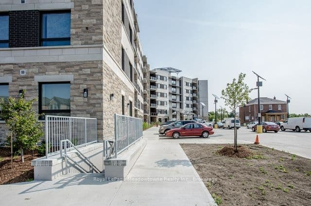 33 Whitmer Street 309, Milton, ON L9T 8P9