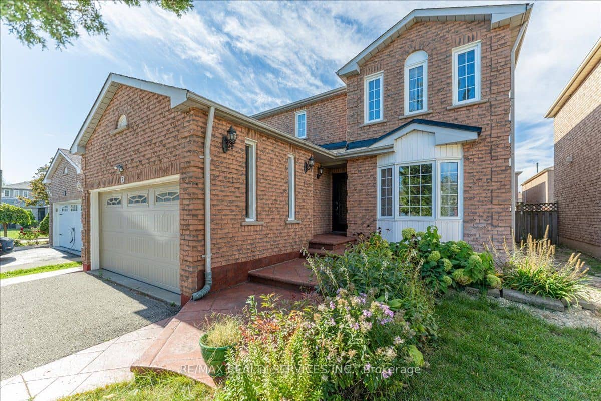 7 Duggan Drive, Brampton, ON L6Y 4K8