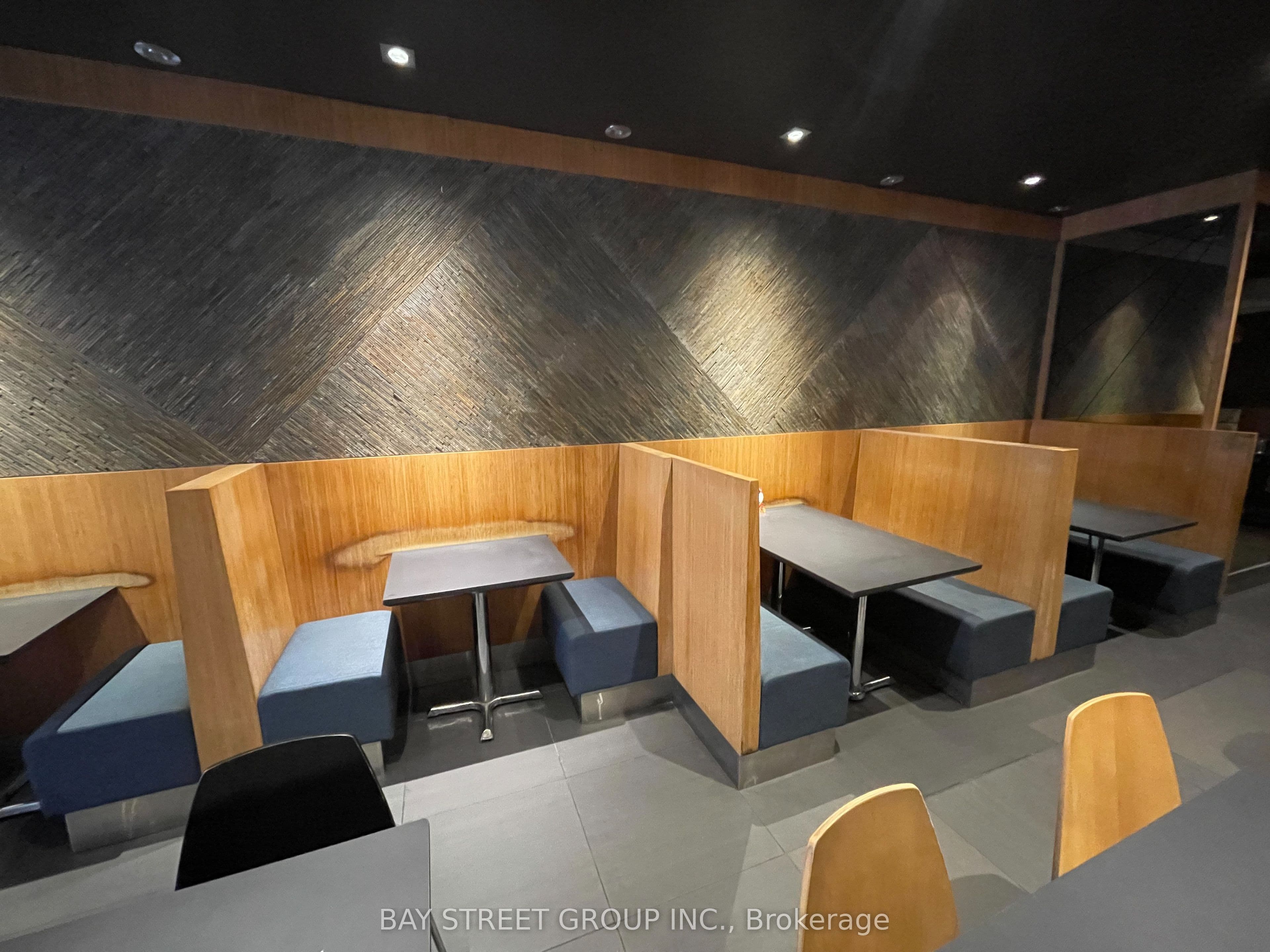 650 YONGE Street, Toronto, ON M4Y 2A6