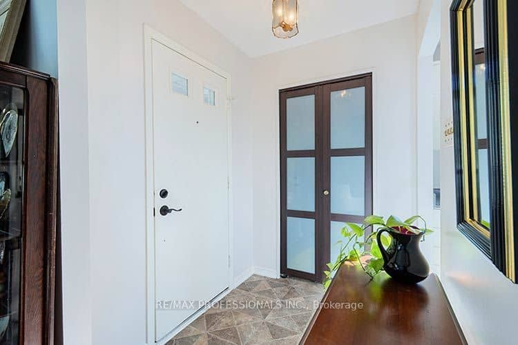 3284 Hornbeam Crescent, Mississauga, ON L5L 1B4