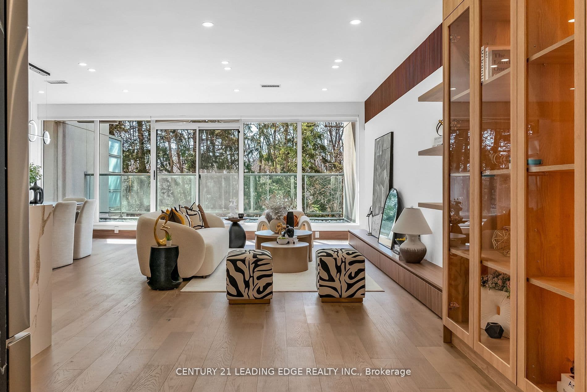 1 Watergarden Way 208, Toronto, ON M2K 2Z7