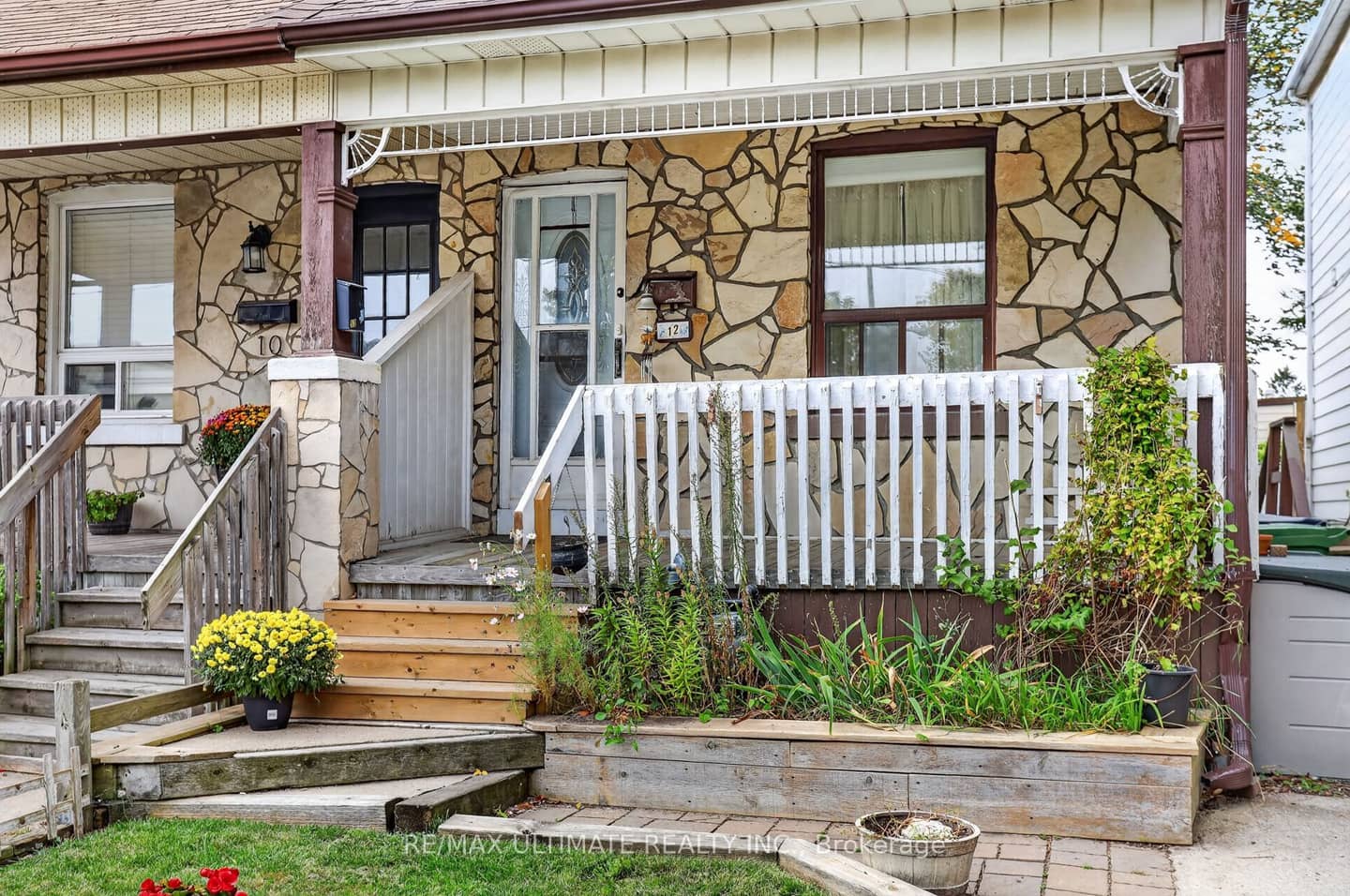 12 Eldon Avenue, Toronto, ON M4C 5G1
