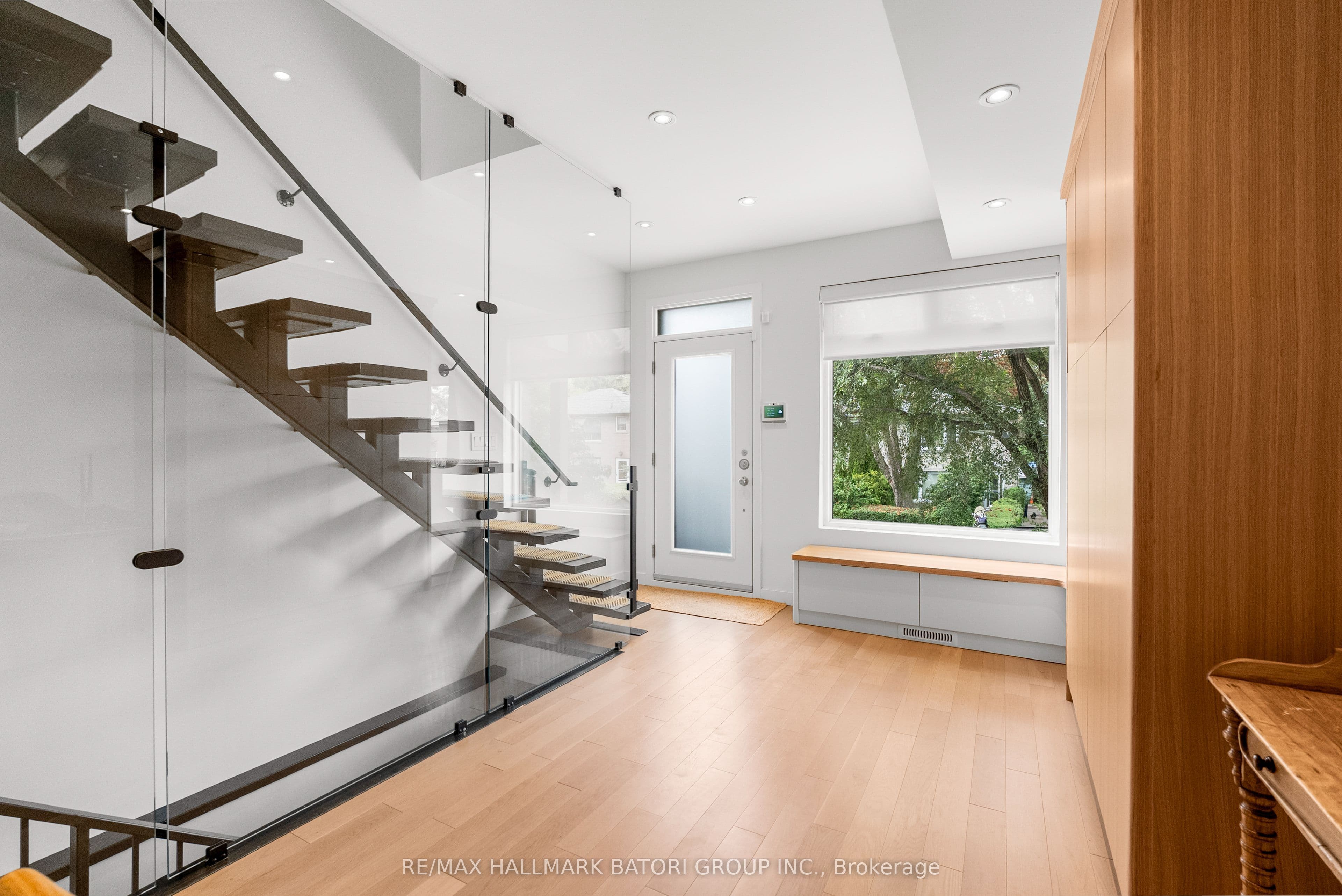 433 Ashdale Avenue, Toronto, ON M4L 2Z3