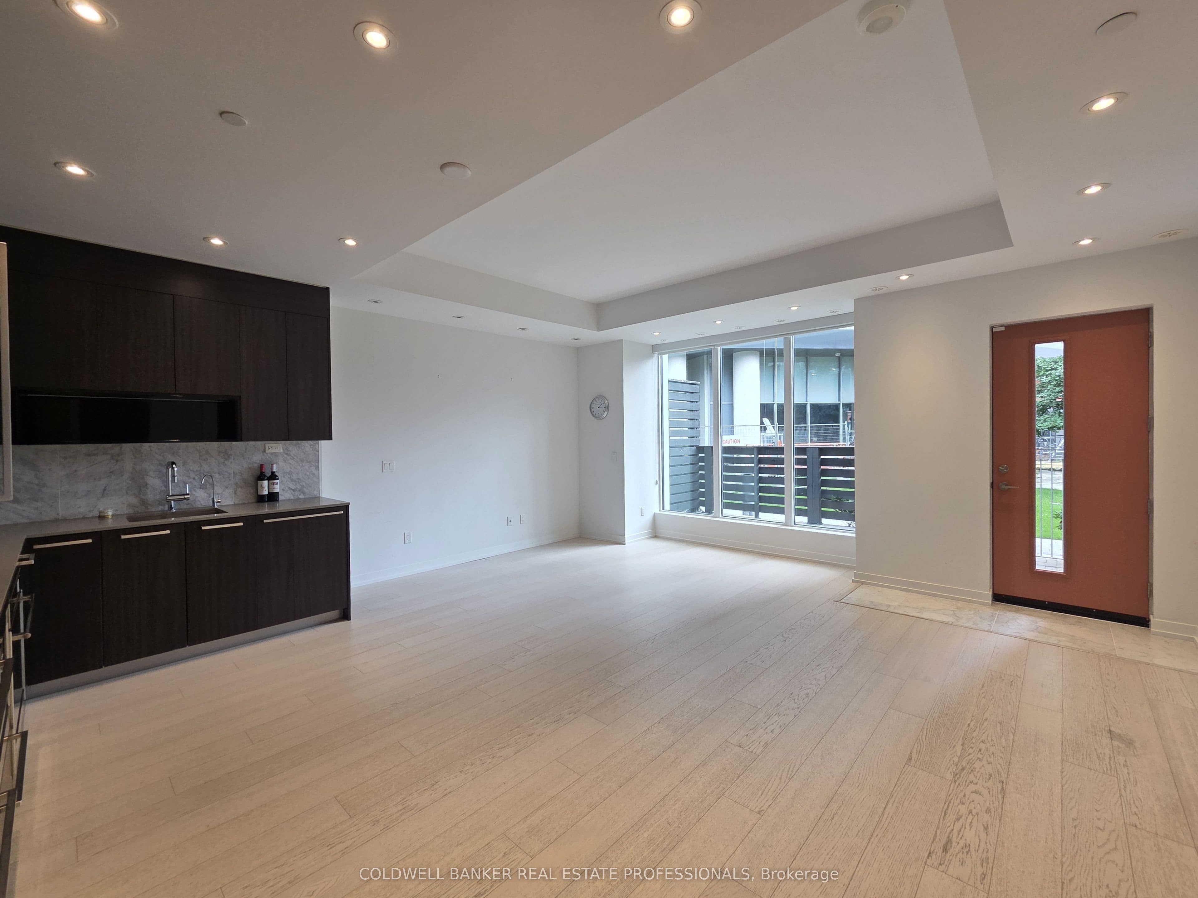 113 Mcmahon Drive Th06, Toronto, ON M2K 0E3