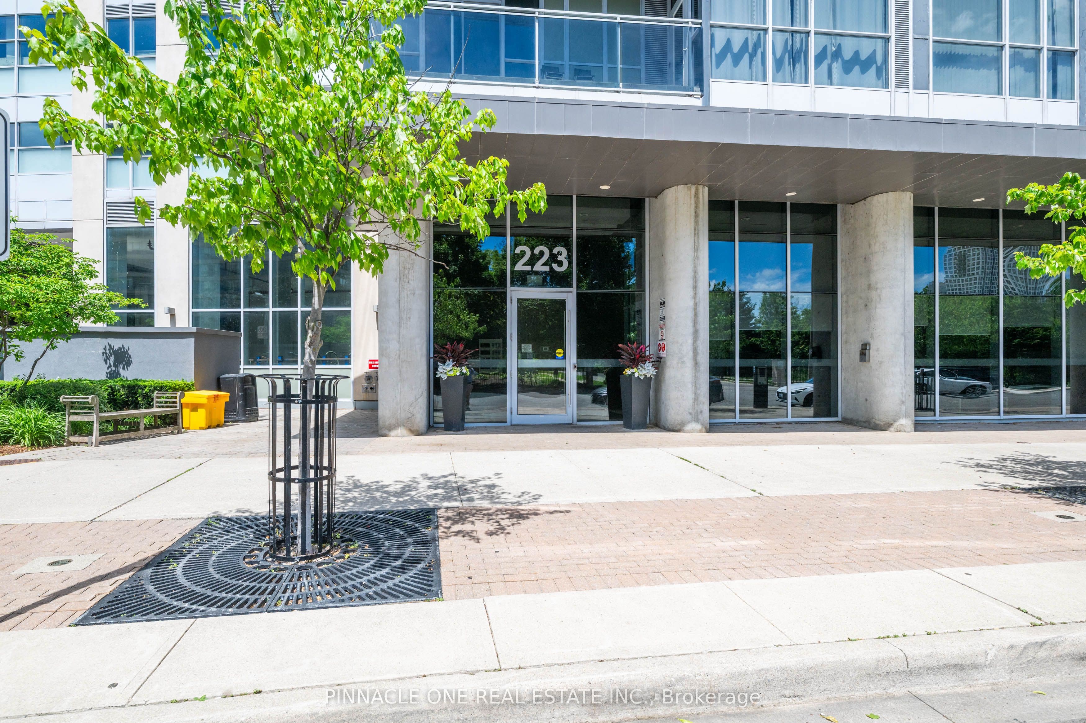 223 Webb Drive 1712, Mississauga, ON L5B 0E8