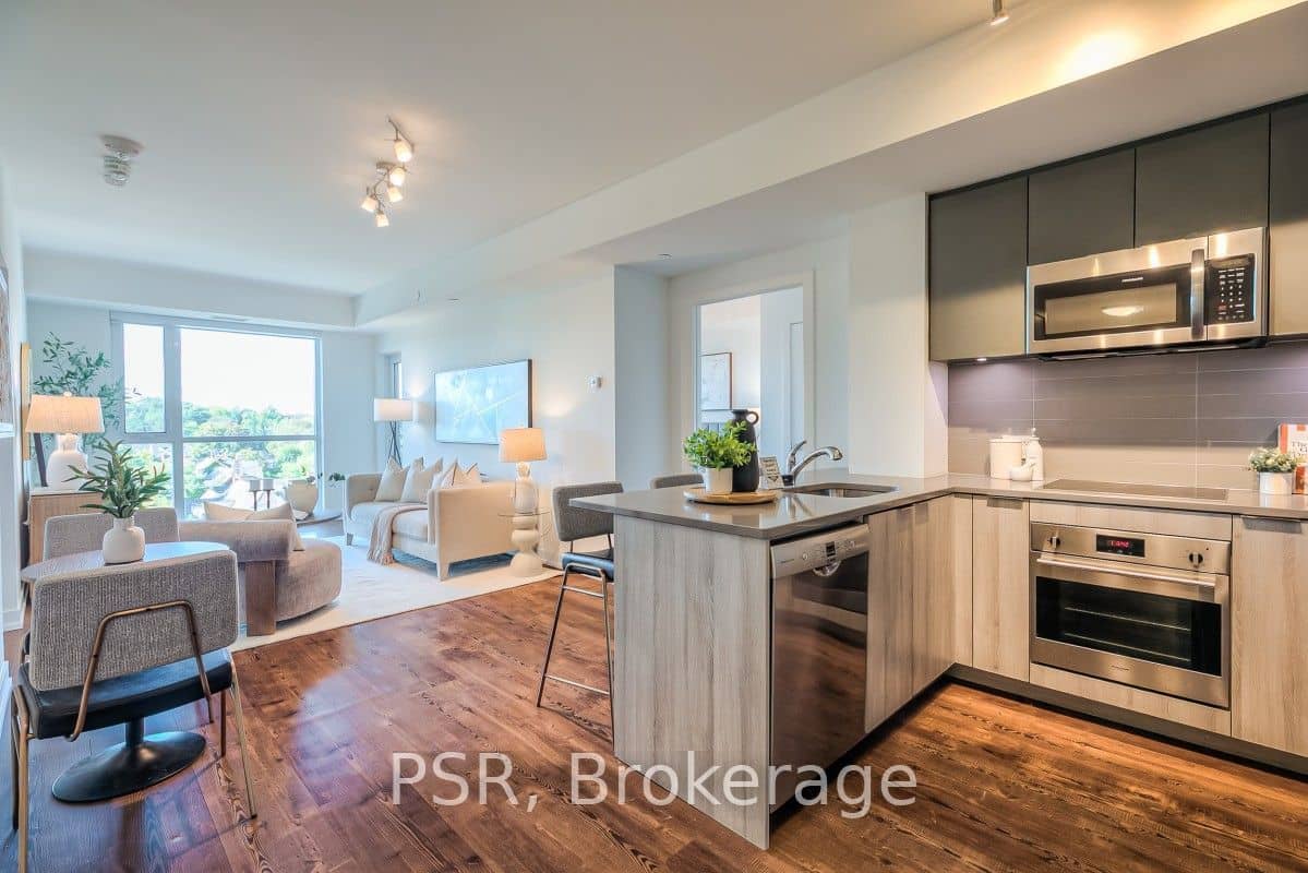 223 St Clair Avenue 605, Toronto, ON M4V 0A5
