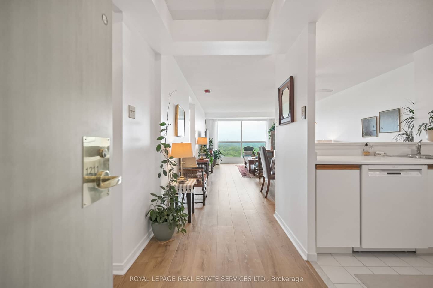 2155 Burnhamthorpe Road 1211, Mississauga, ON L5L 5P4