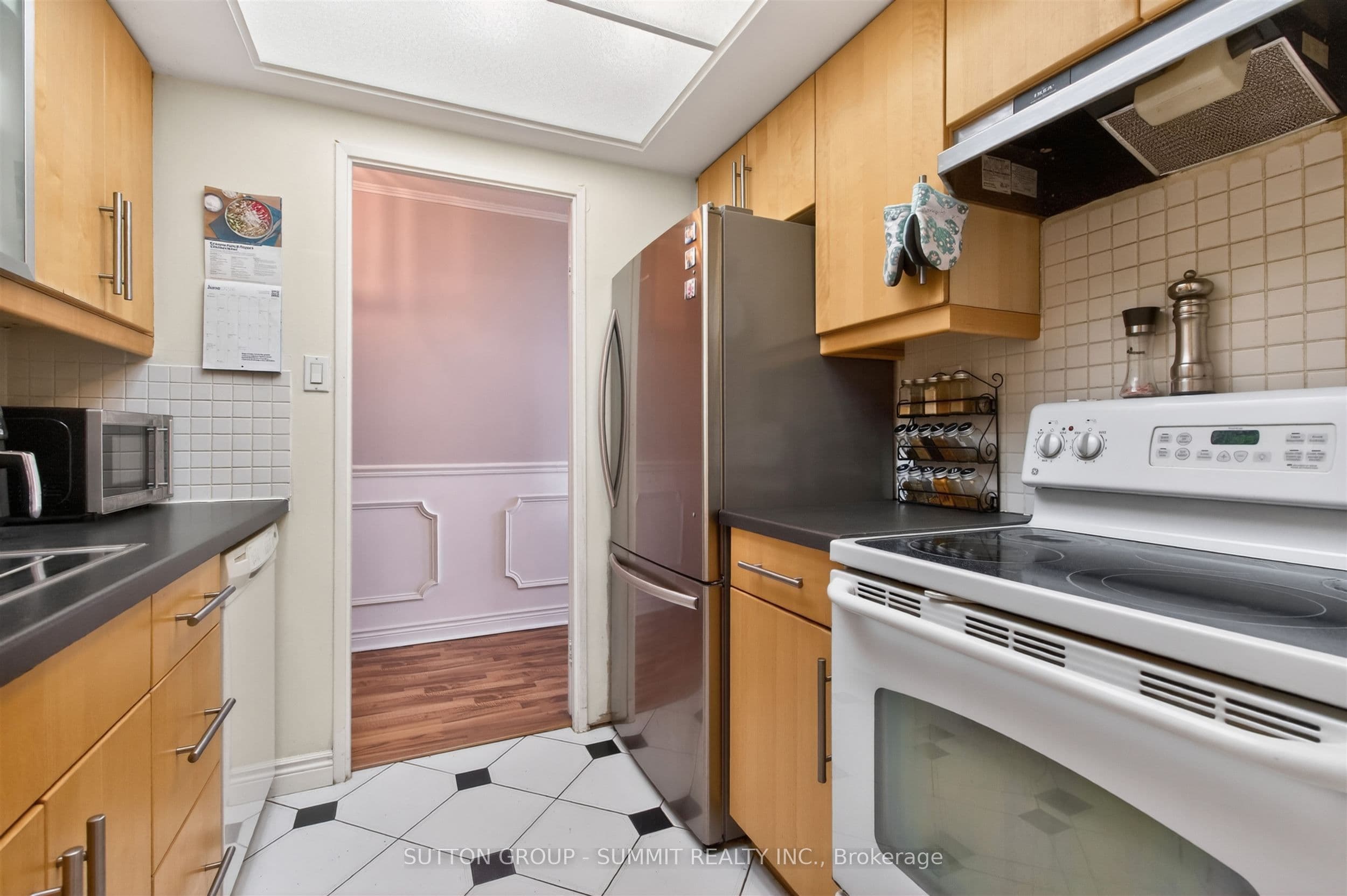 1535 LAKESHORE Road E 1606, Mississauga, ON L5E 3E2