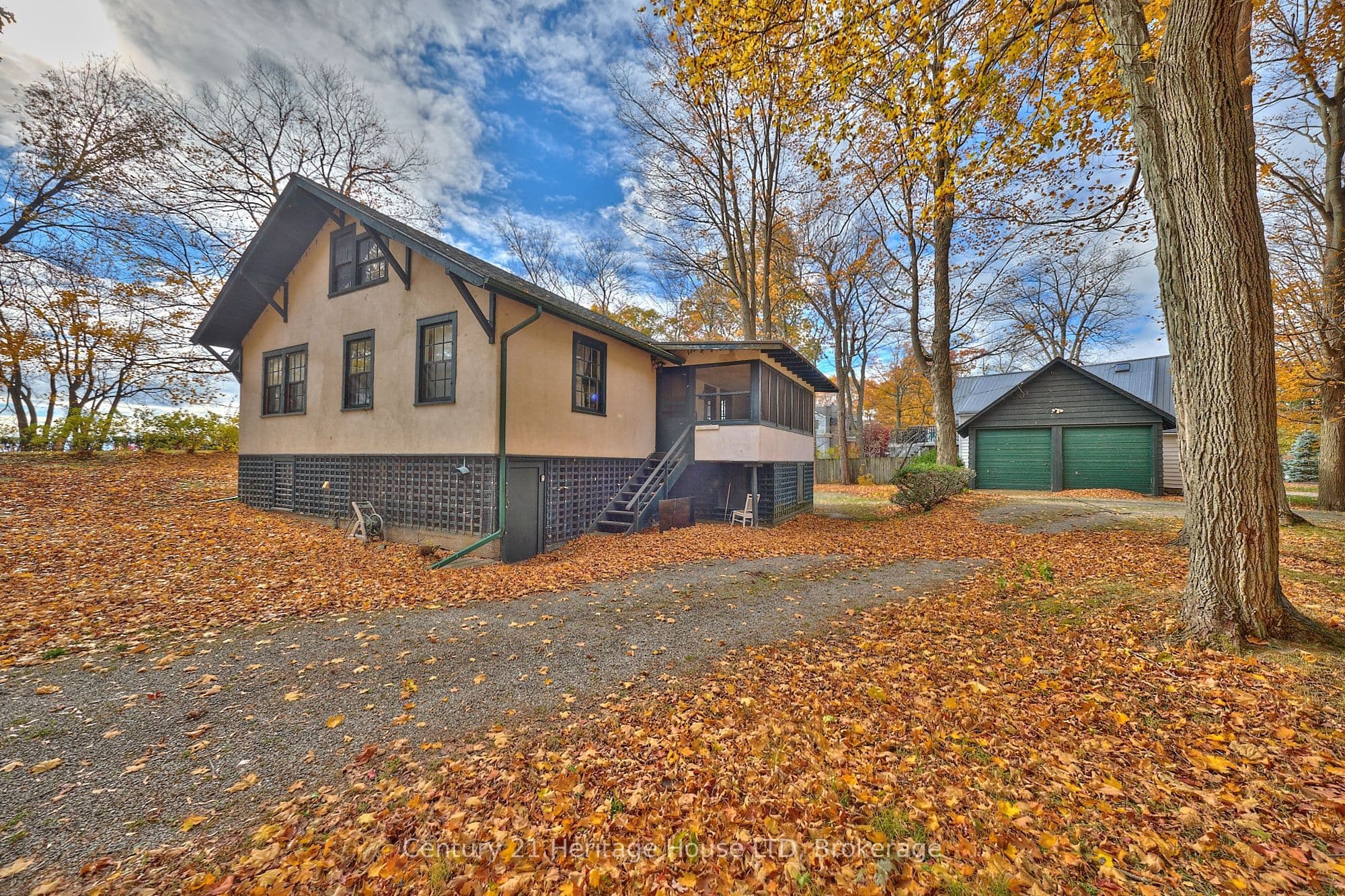 1033 FIRELANE 1 Road, Port Colborne, ON L3K 5V3