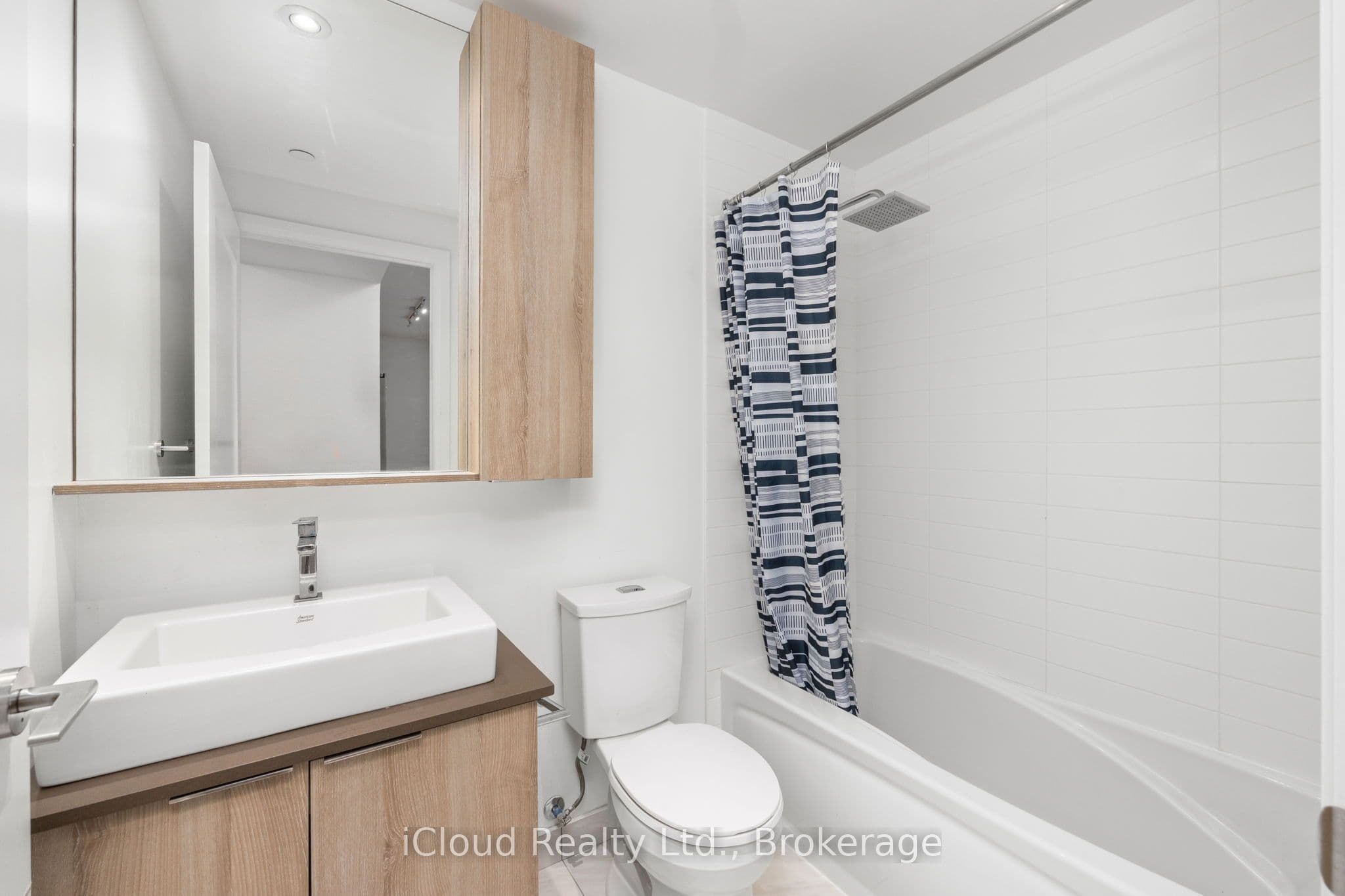 110 Marine Parade Drive 810, Toronto, ON M8V 0A3