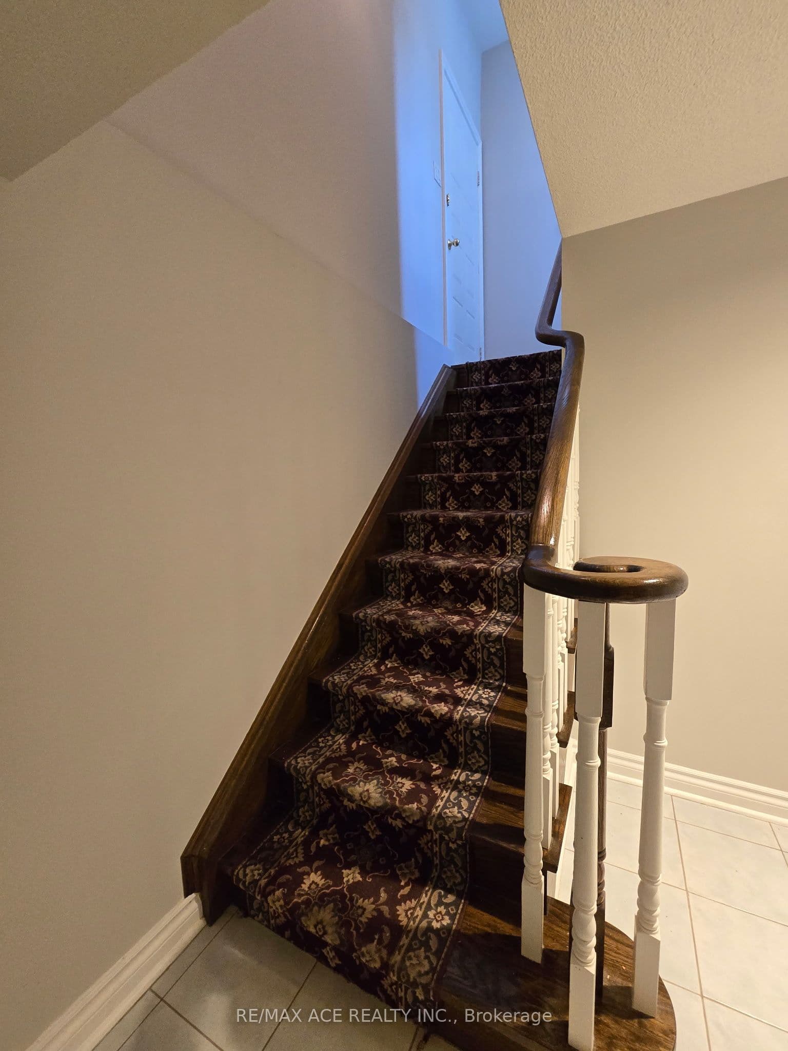 25 Pilkington Crescent BSMT, Vaughan, ON L4J 7J5