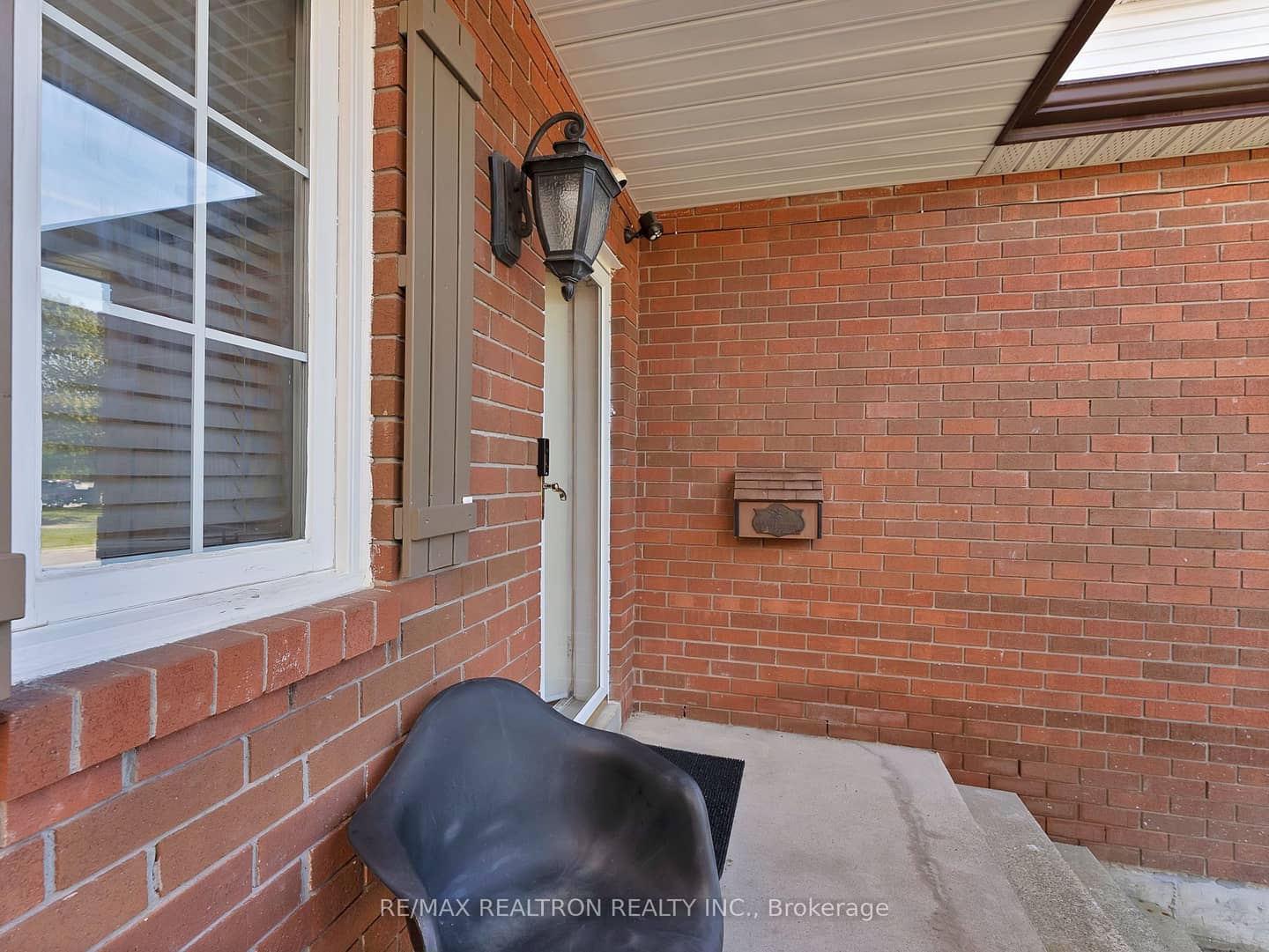 83 Crawforth Street, Whitby, ON L1N 9K9