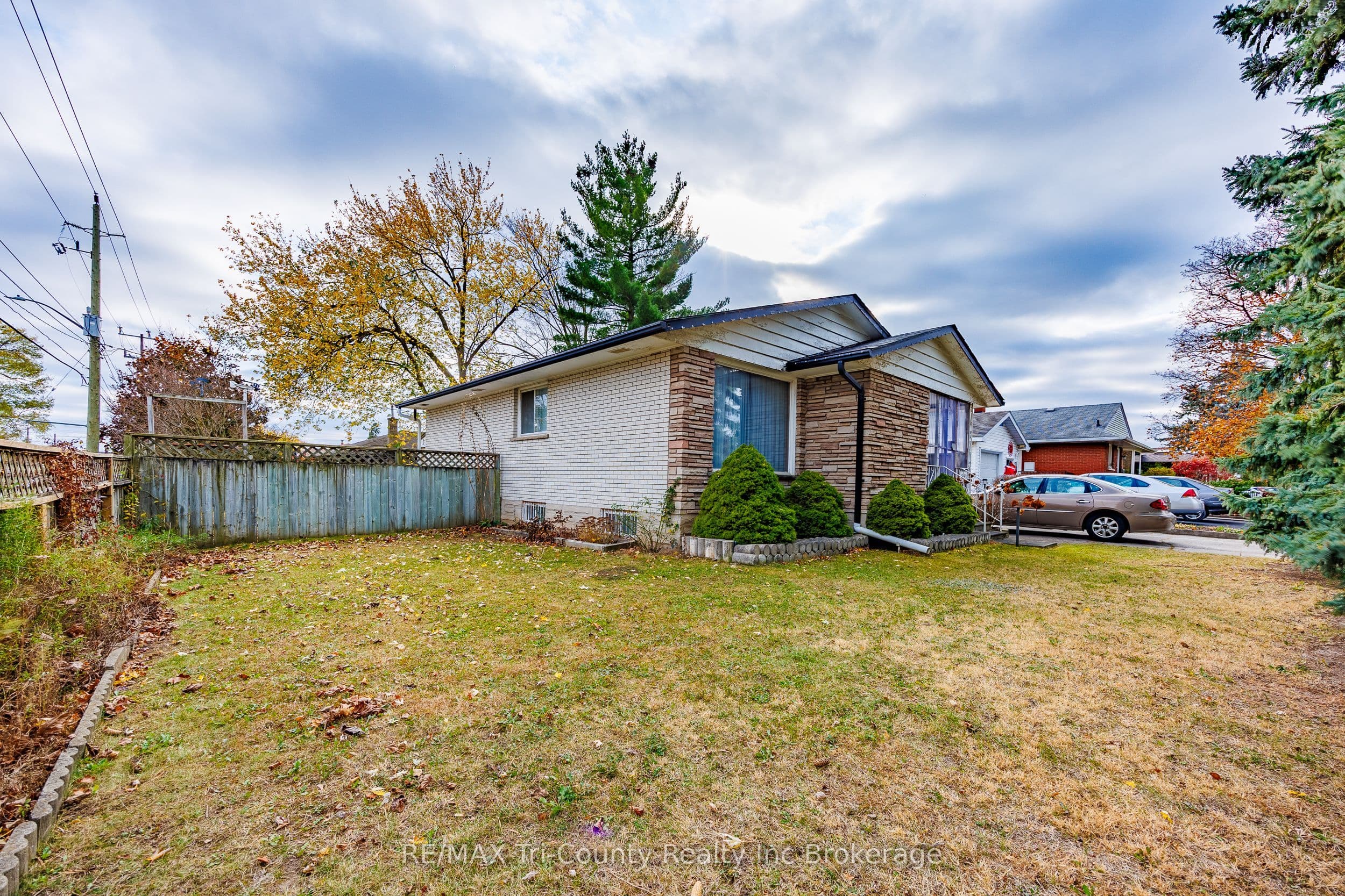 1393 Thorman Drive, Cambridge, ON N3H 1A1