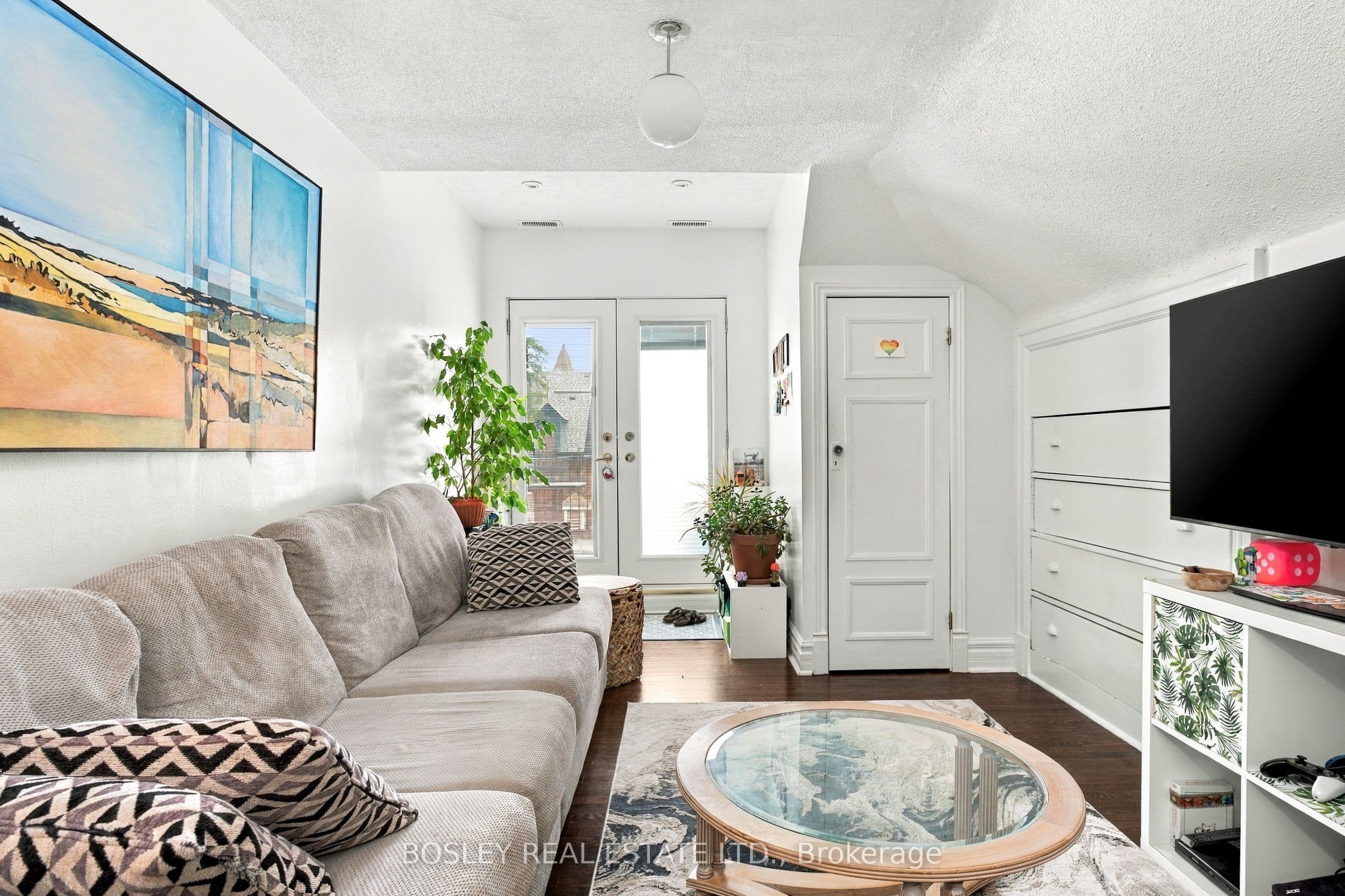 399A Palmerston Blvd Boulevard, Toronto, ON M6G 2N7