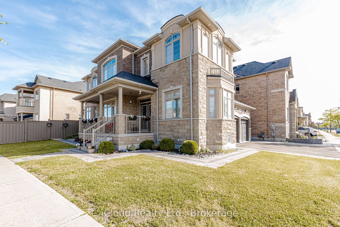 264 Etheridge Avenue, Milton, ON L9E 1H7