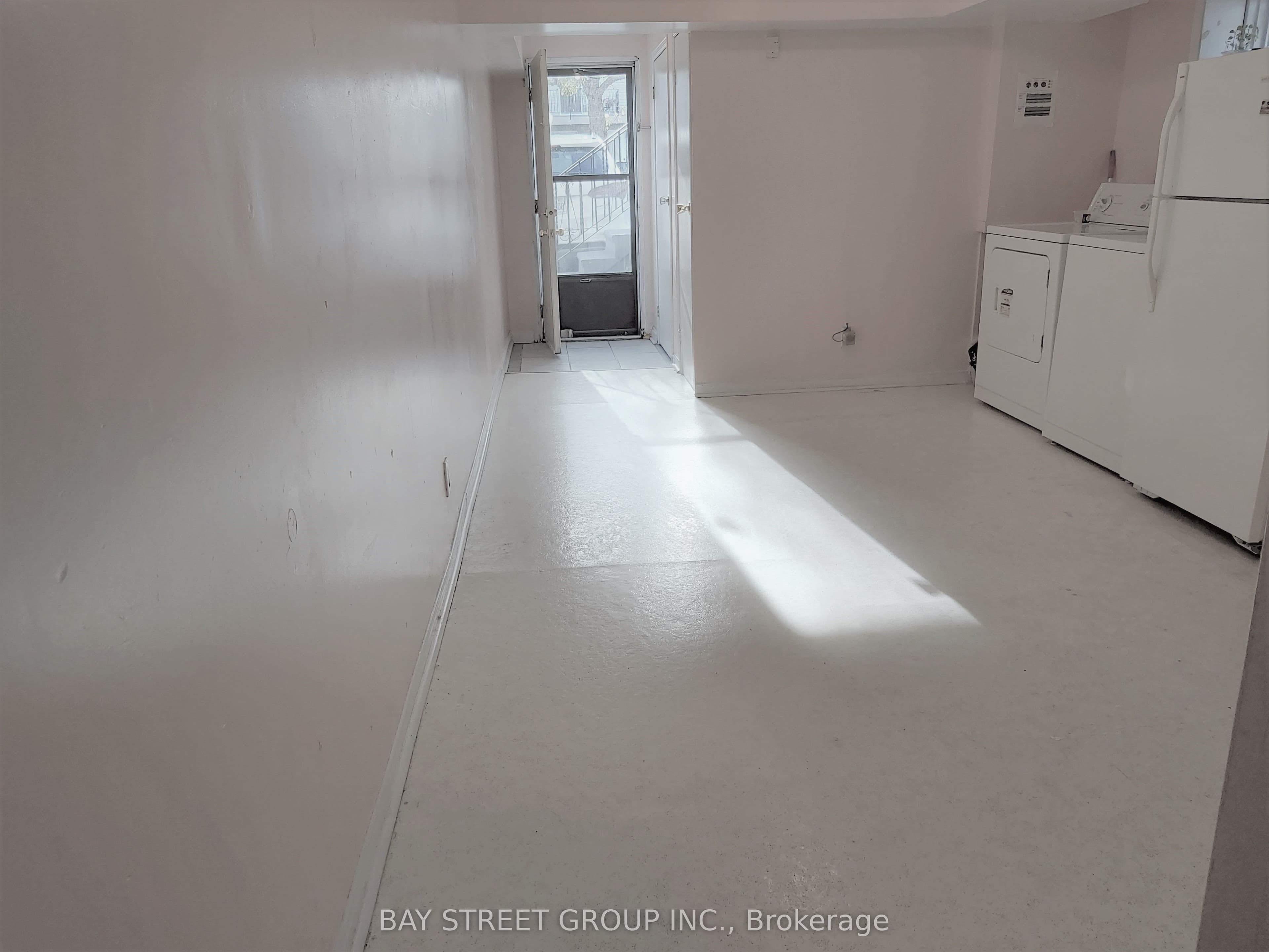 72 Parkdene Court E (Lower), Toronto, ON M1W 2J3