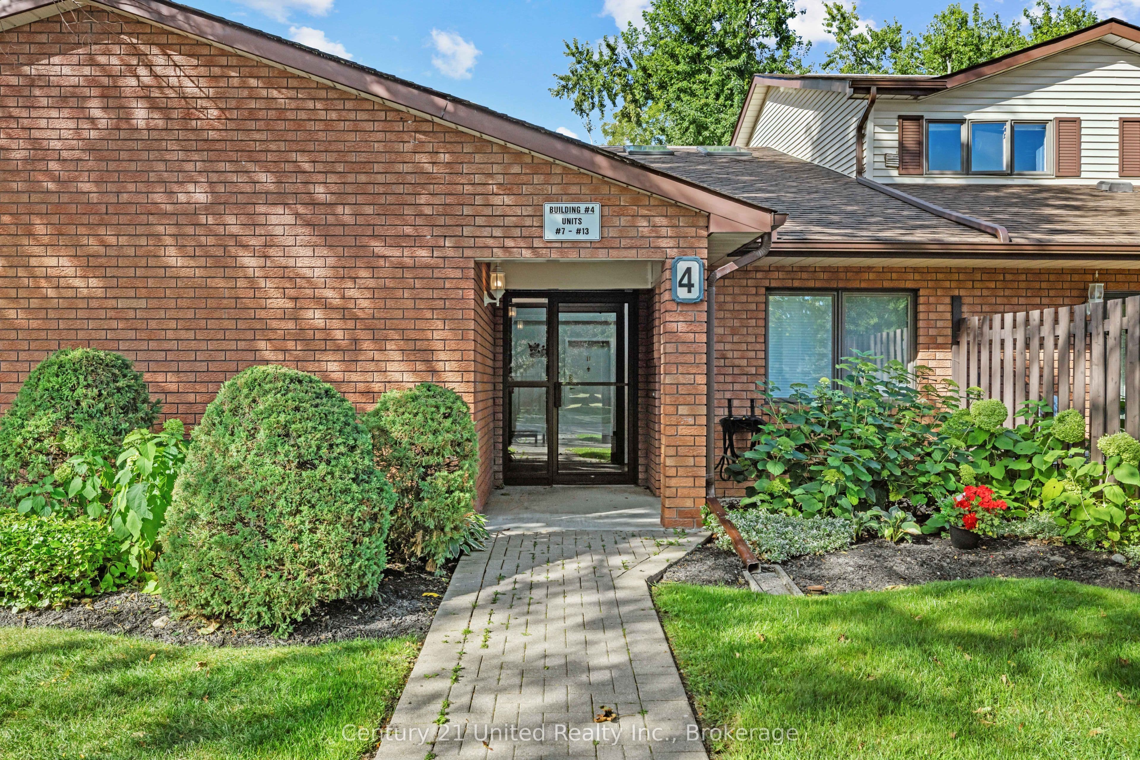 36 Champlain Crescent 10, Peterborough, ON K9L 1T1