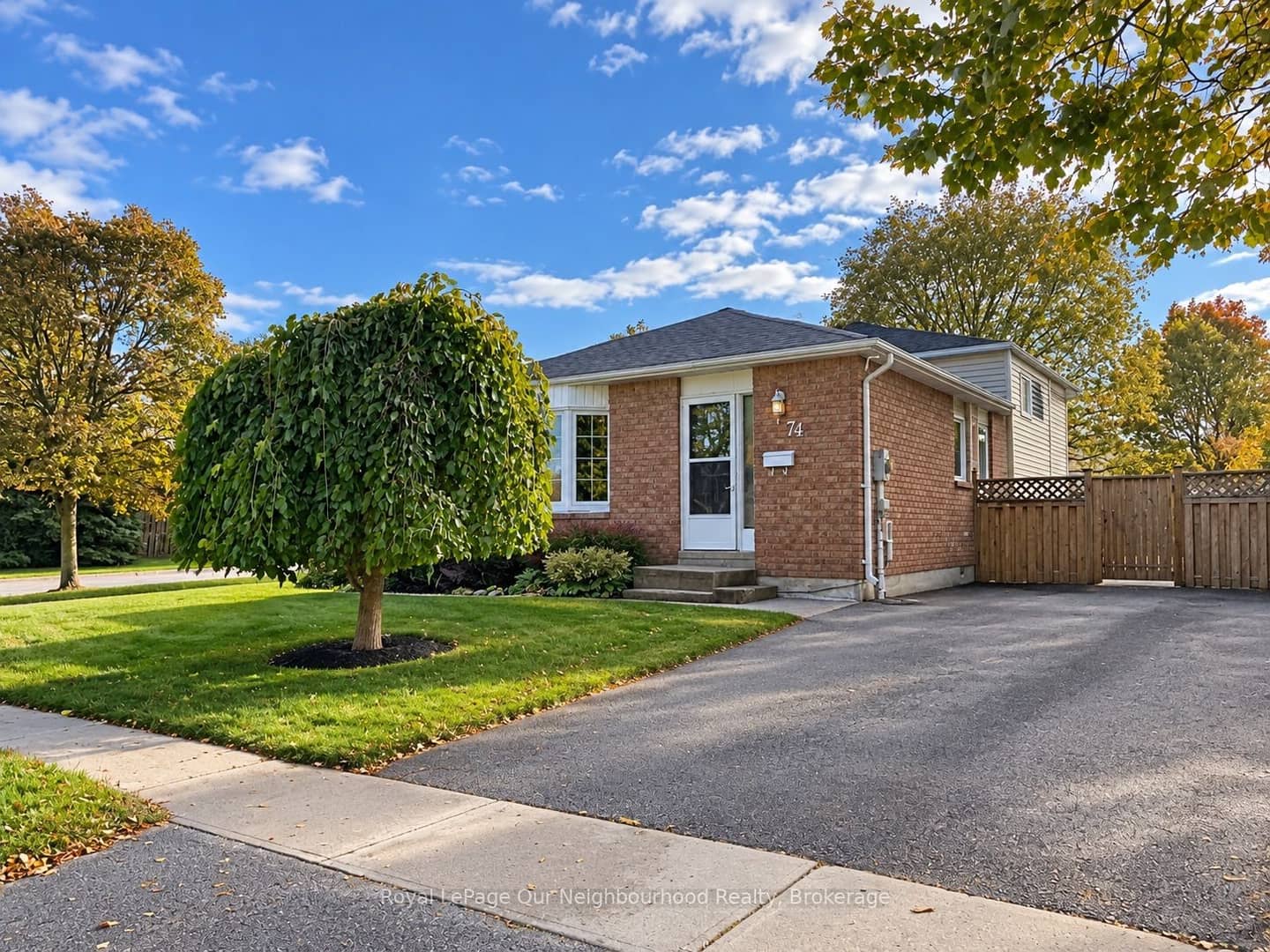 74 Centrefield Drive, Clarington, ON L1E 1K7
