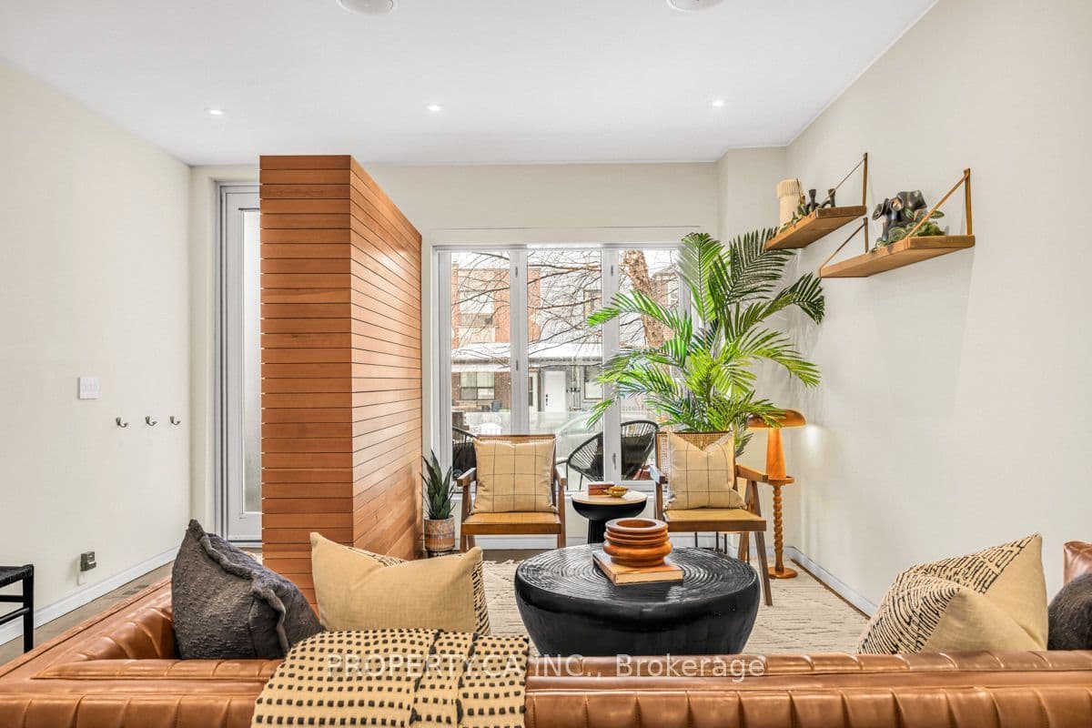 270 Euclid Avenue, Toronto, ON M6J 2K2