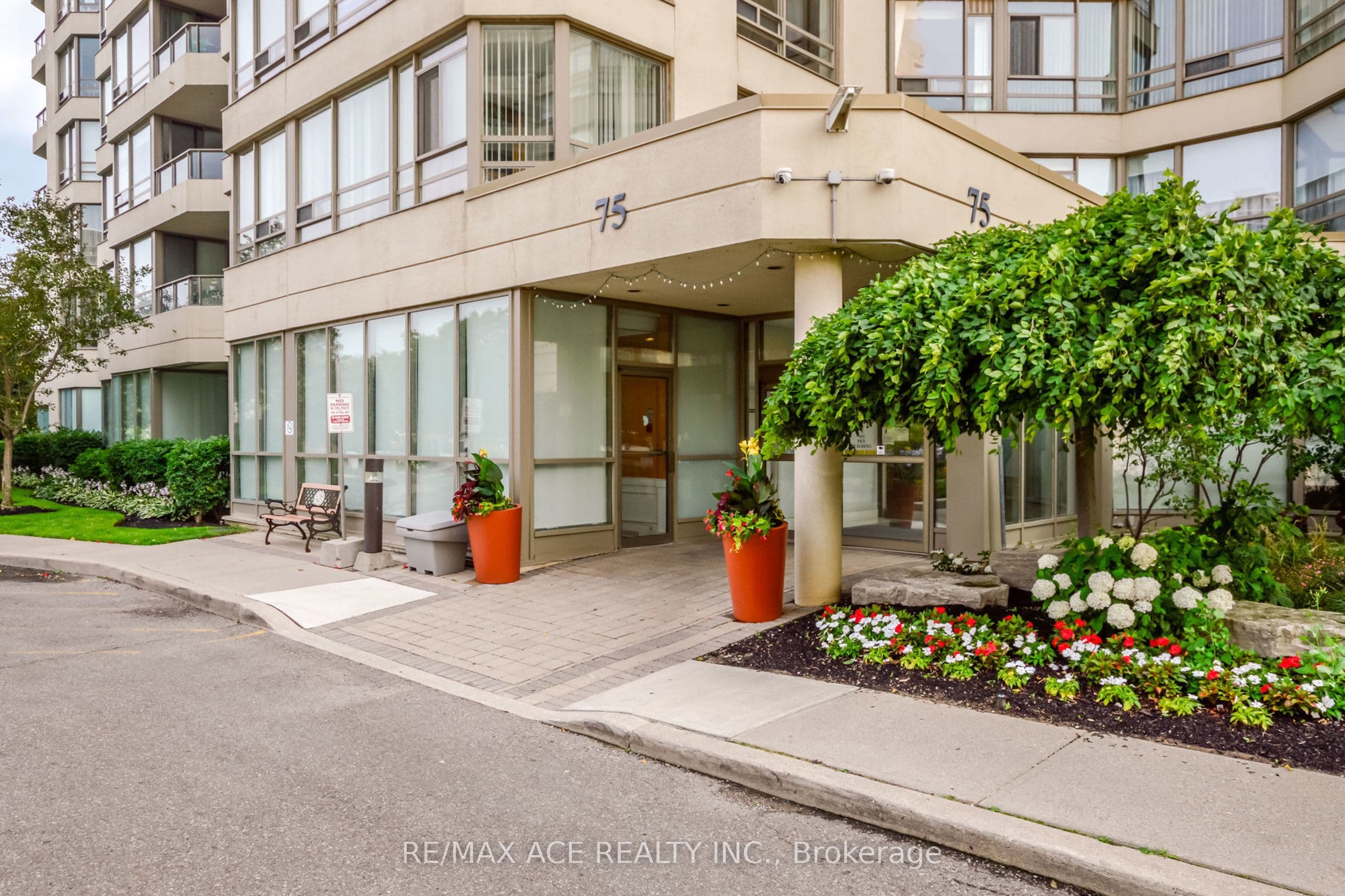 75 King Street E 201, Mississauga, ON L5A 4G5