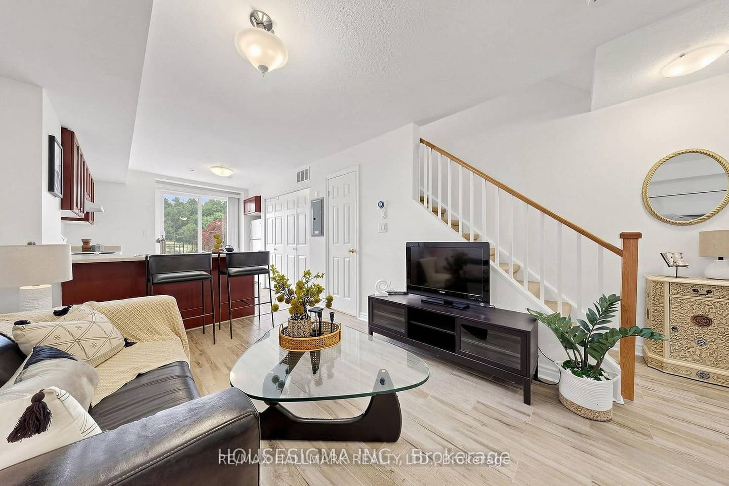 870 Jane Street 106, Toronto, ON M6N 4C2